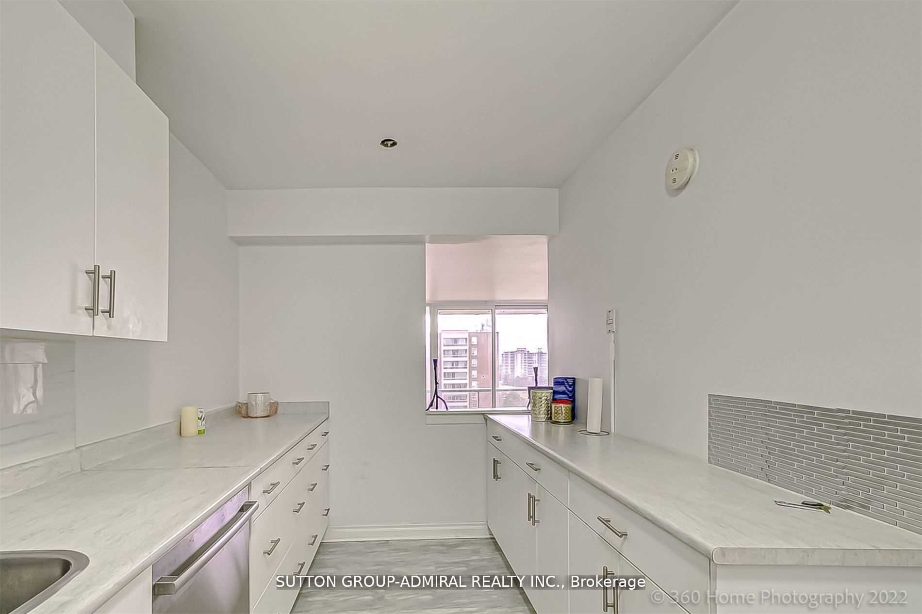 25 Four Winds Dr, #902
