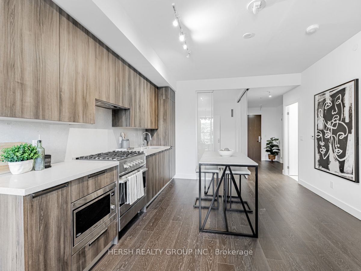 160 Kingsway Cres, #310