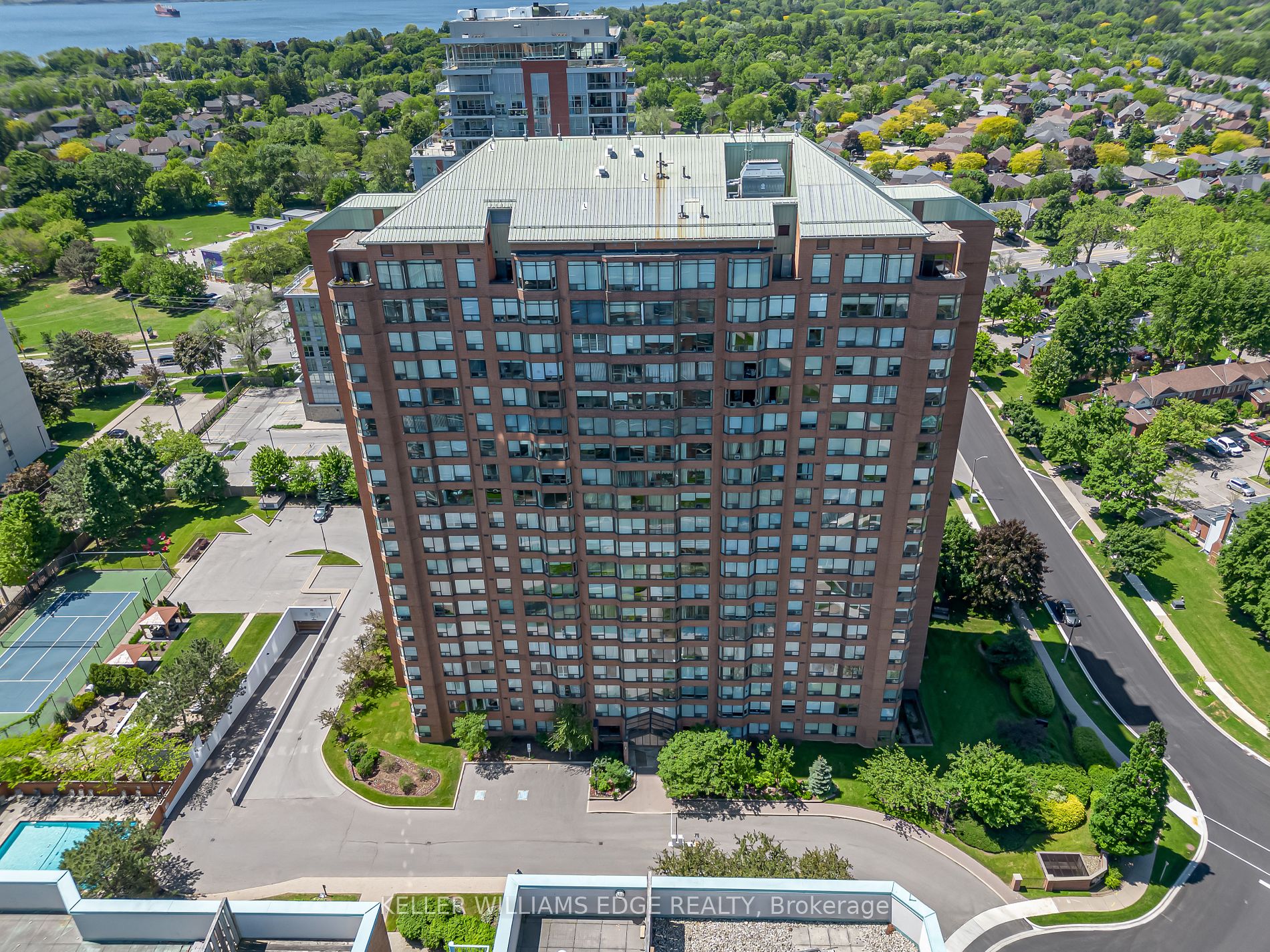 1270 Maple Crossing Blvd, #1702