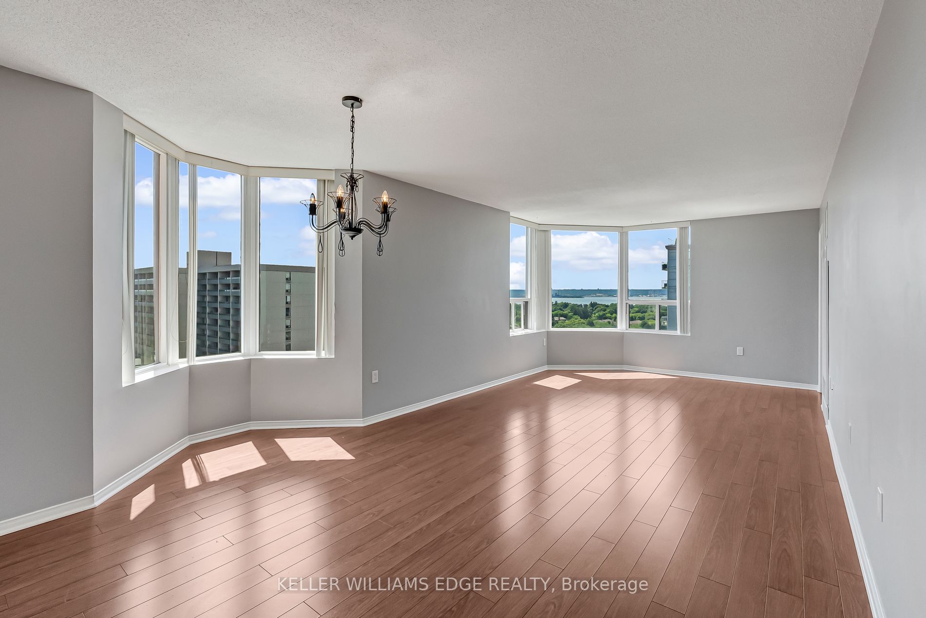 1270 Maple Crossing Blvd, #1702