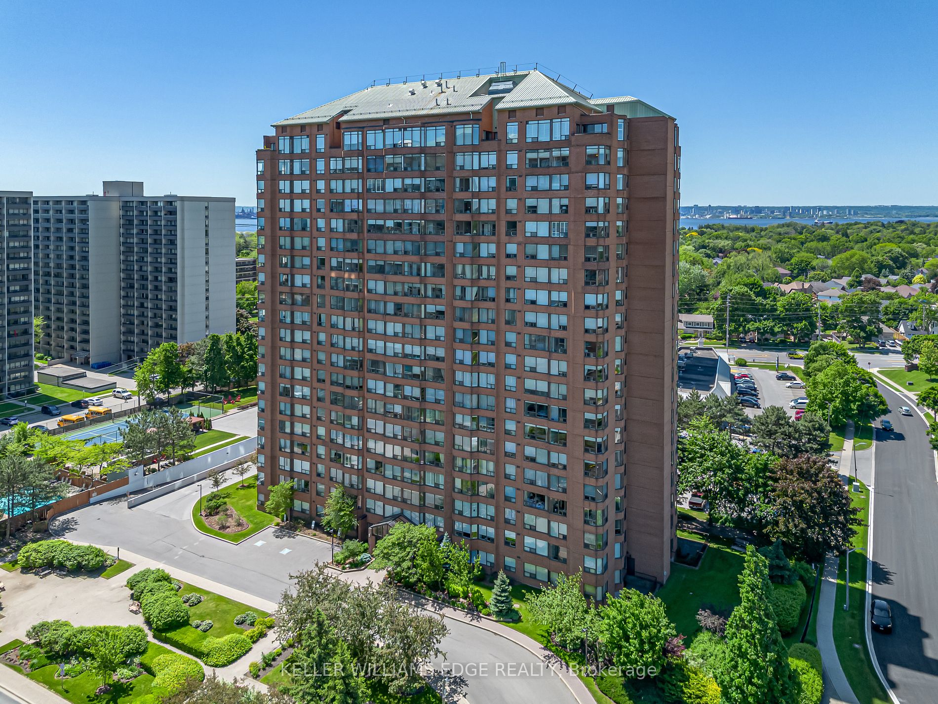 1270 Maple Crossing Blvd, #1702