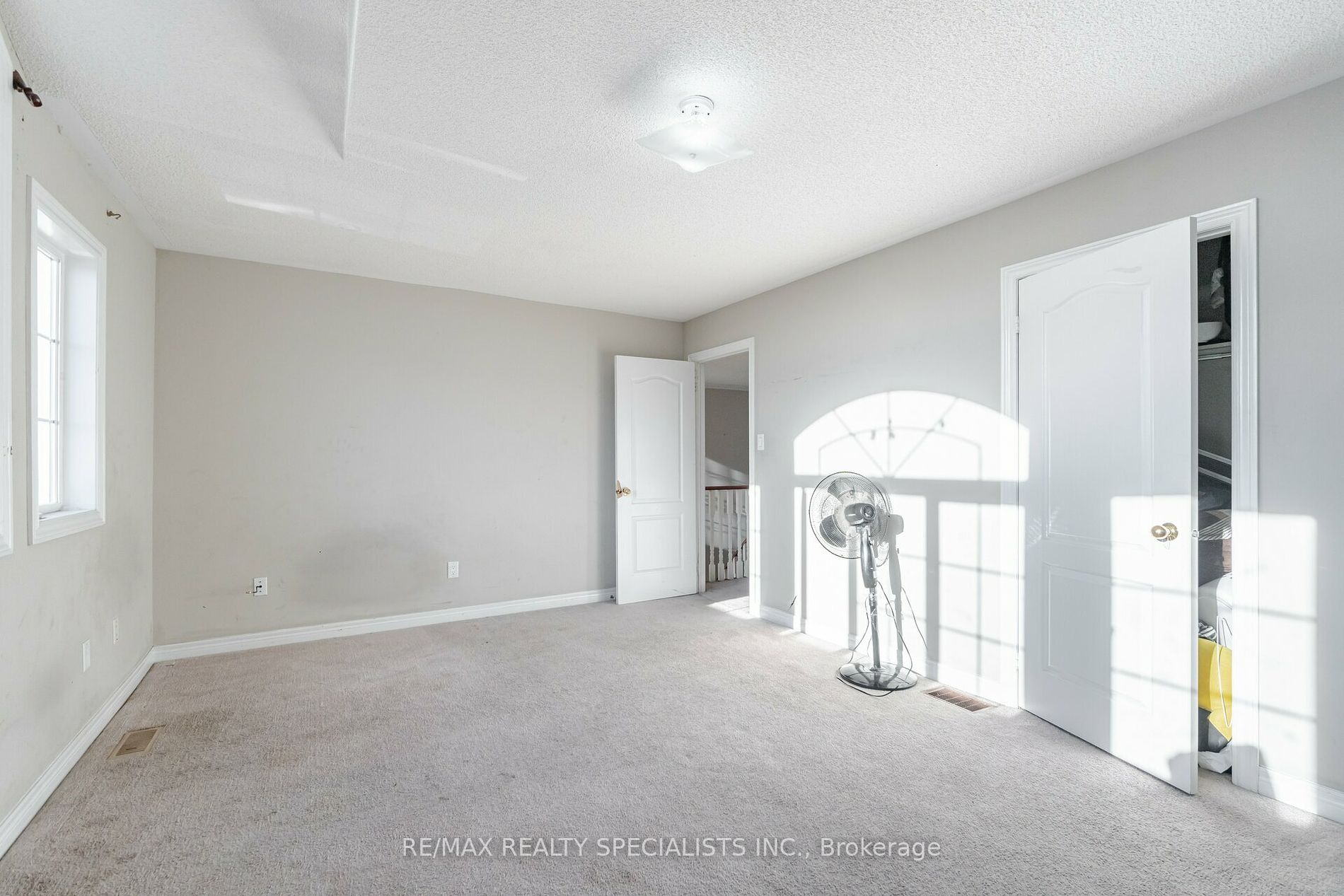 9 Whitewash Way