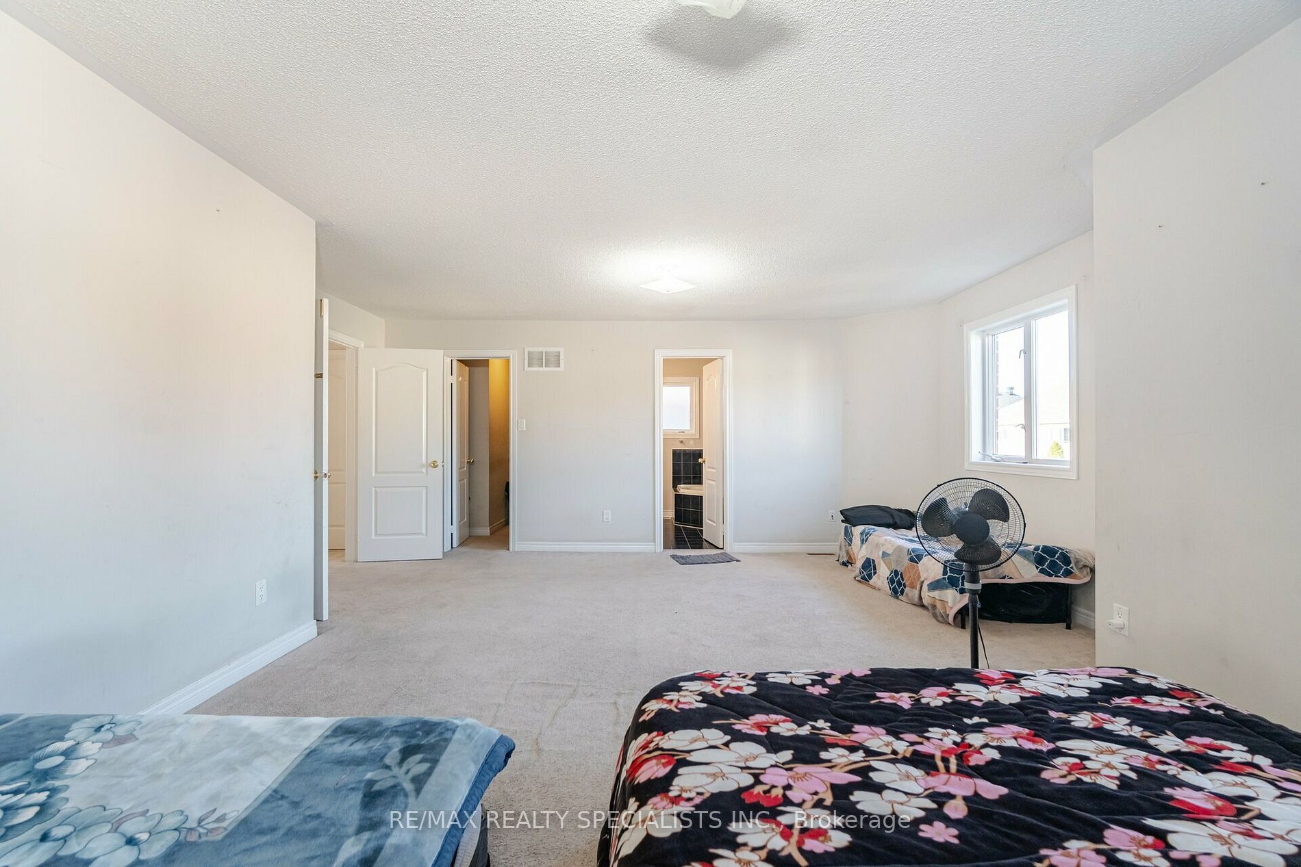 9 Whitewash Way