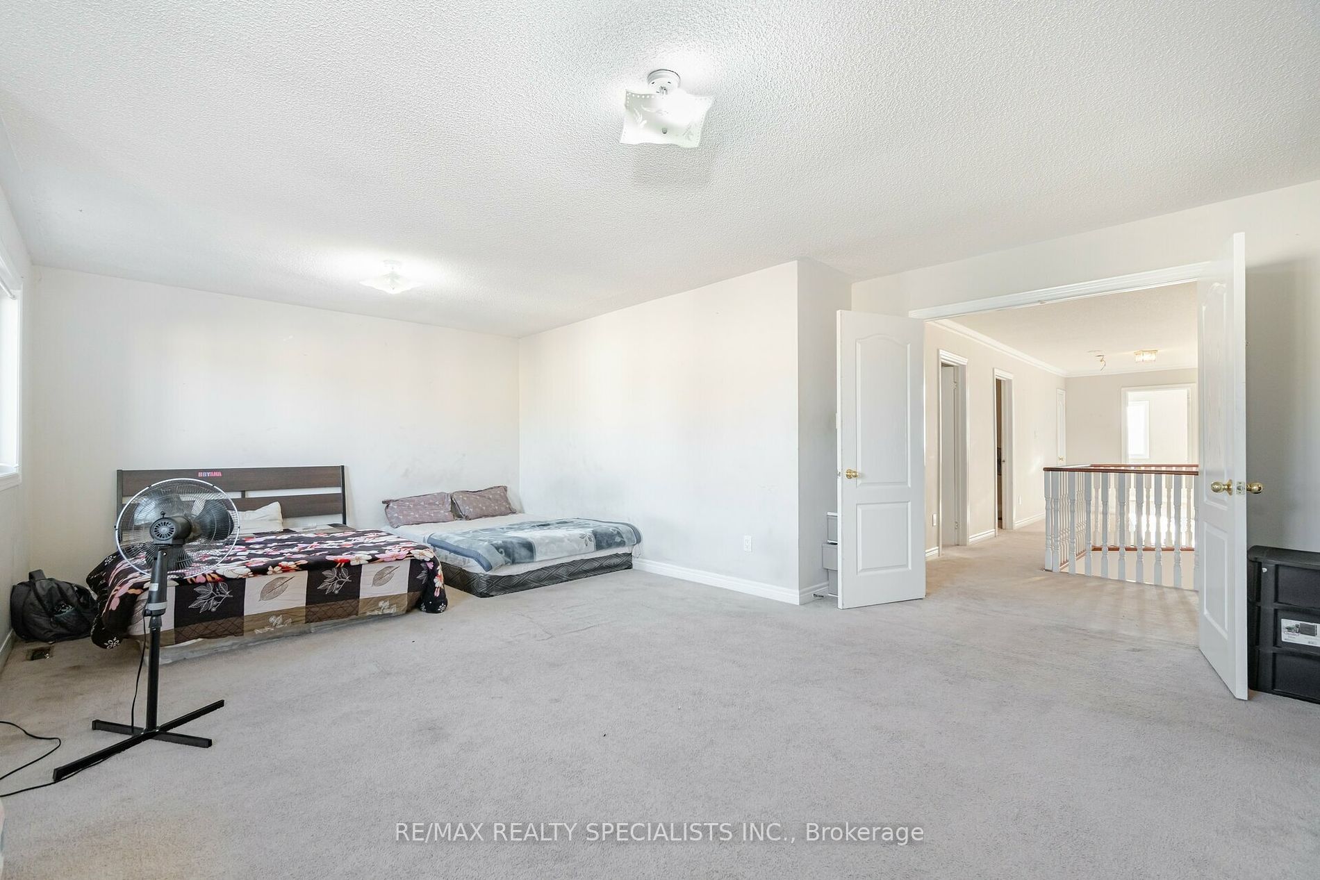 9 Whitewash Way