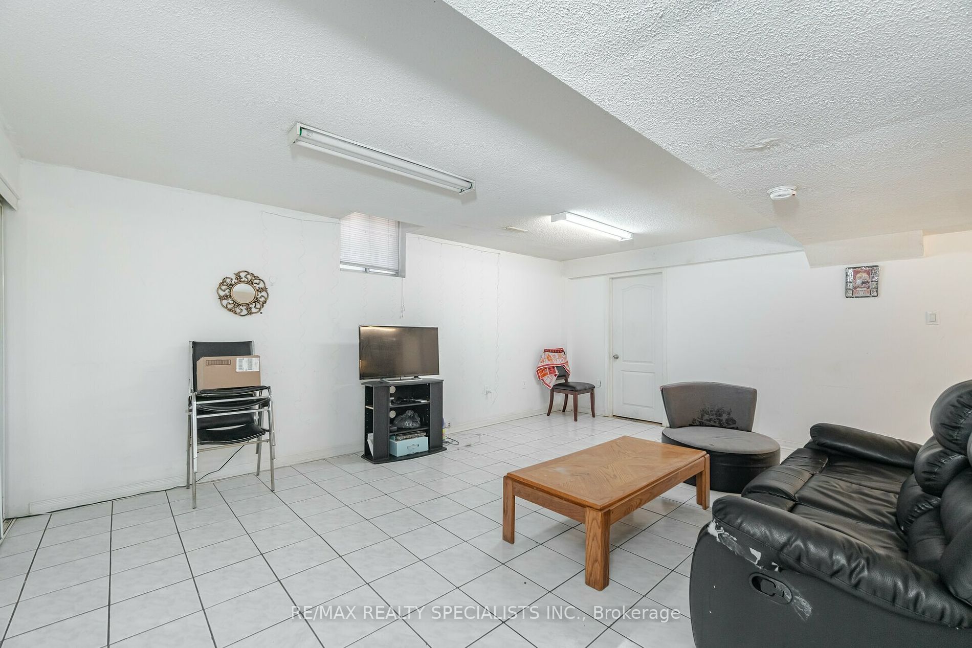 9 Whitewash Way