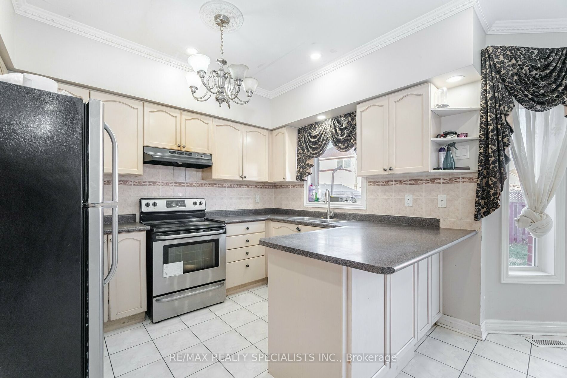9 Whitewash Way
