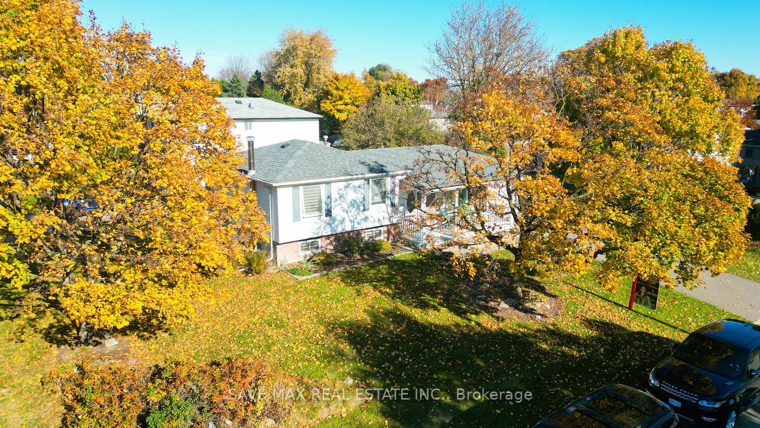 2 Geneva Cres