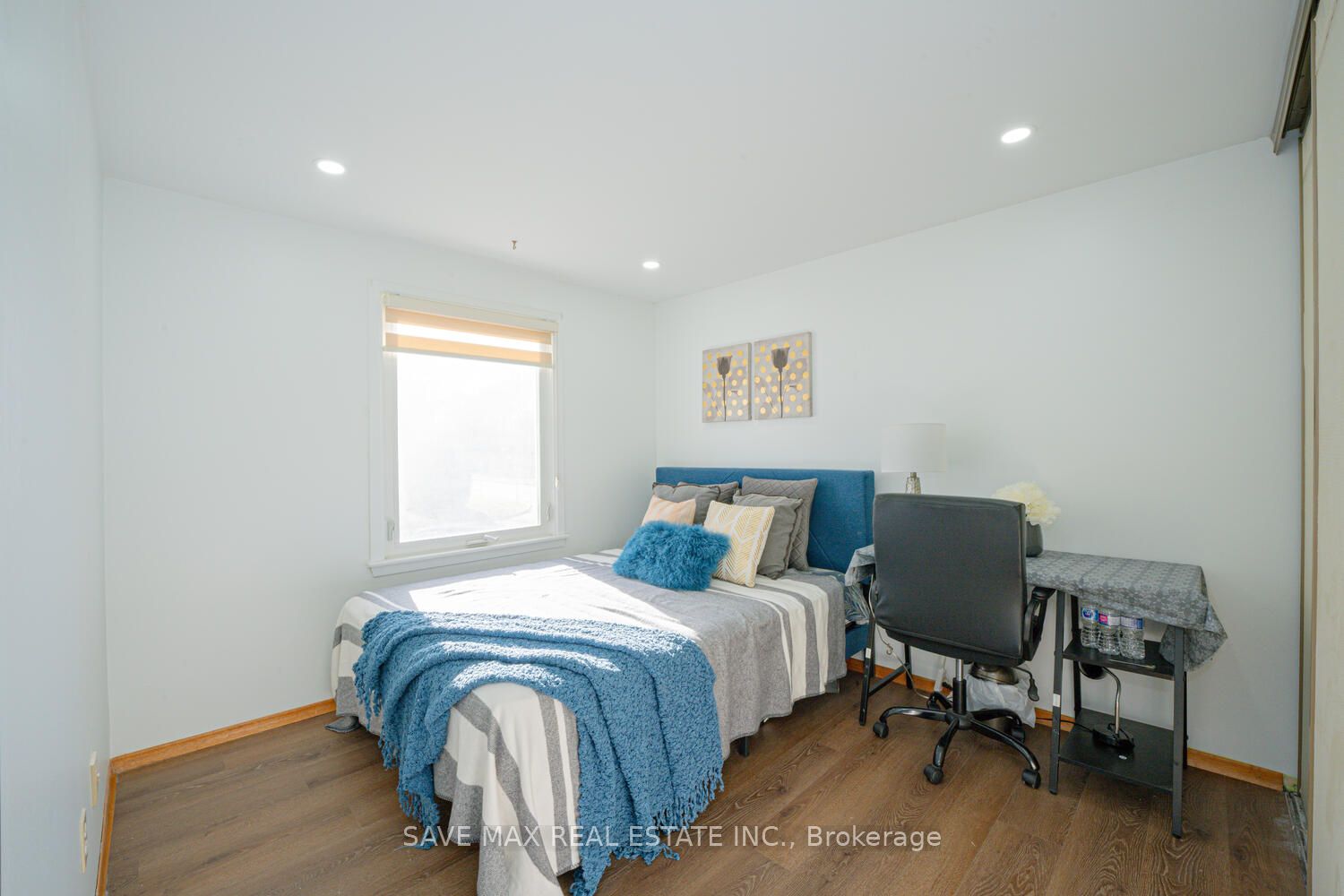 2 Geneva Cres