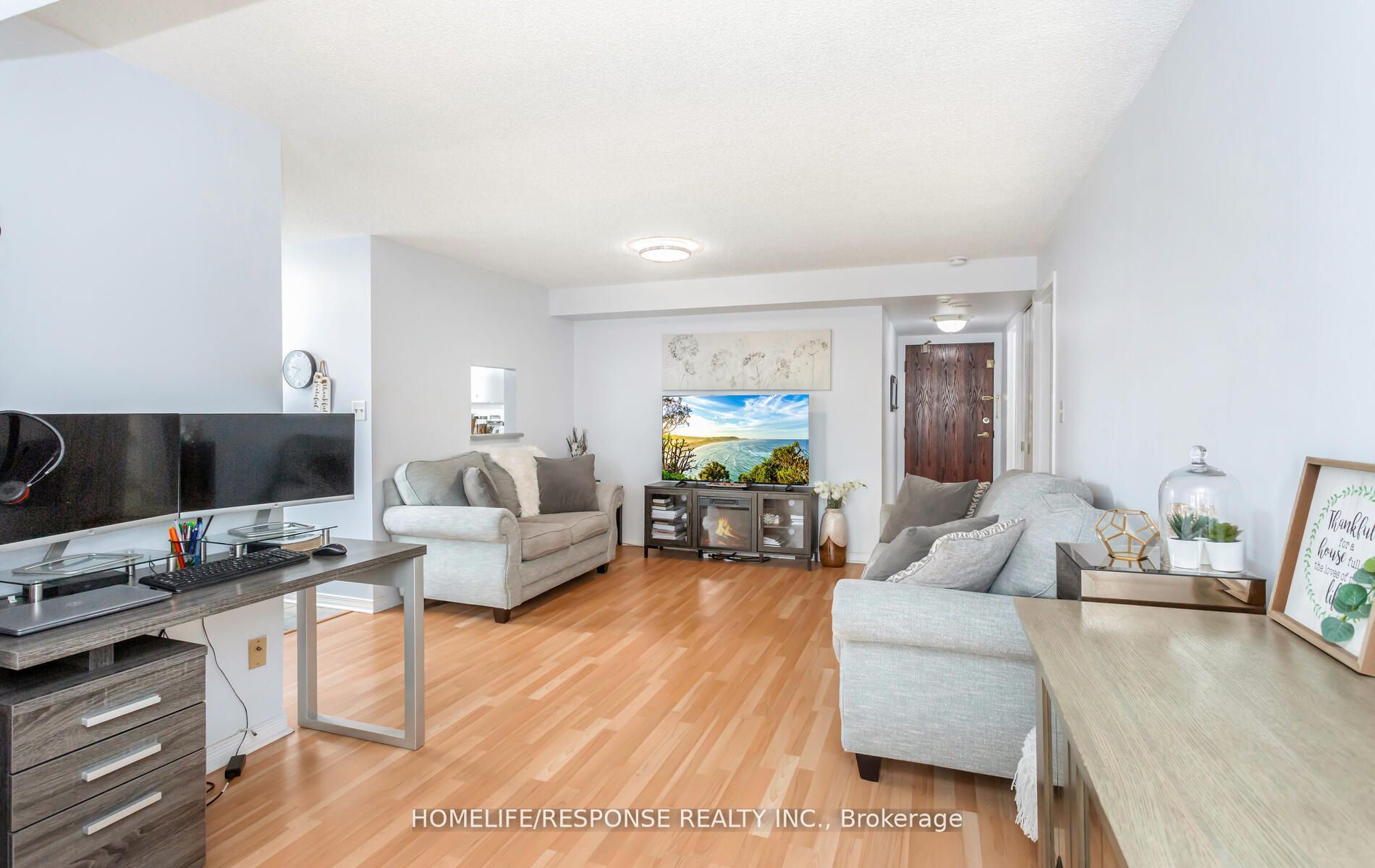 25 AGNES St, #409