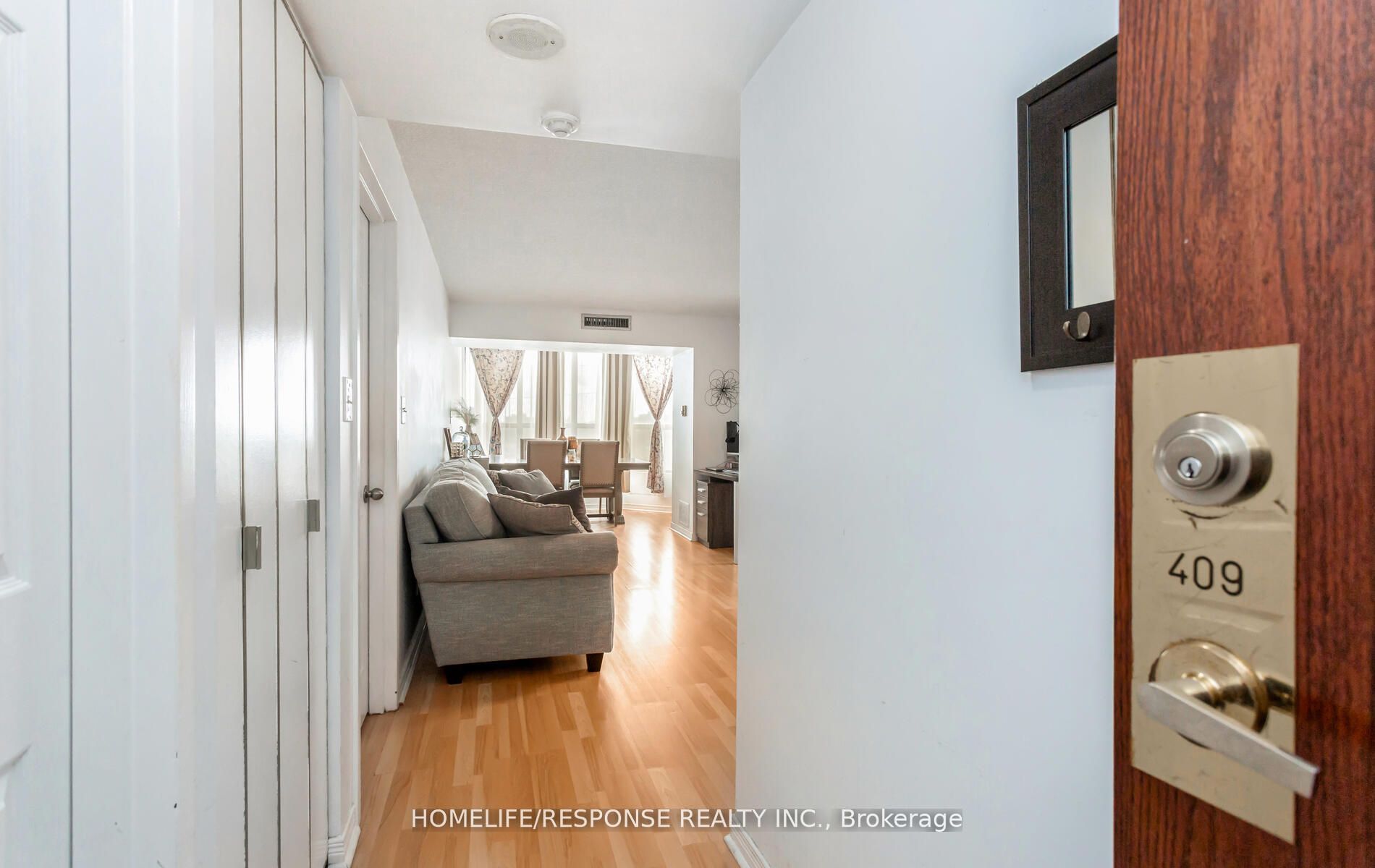 25 AGNES St, #409
