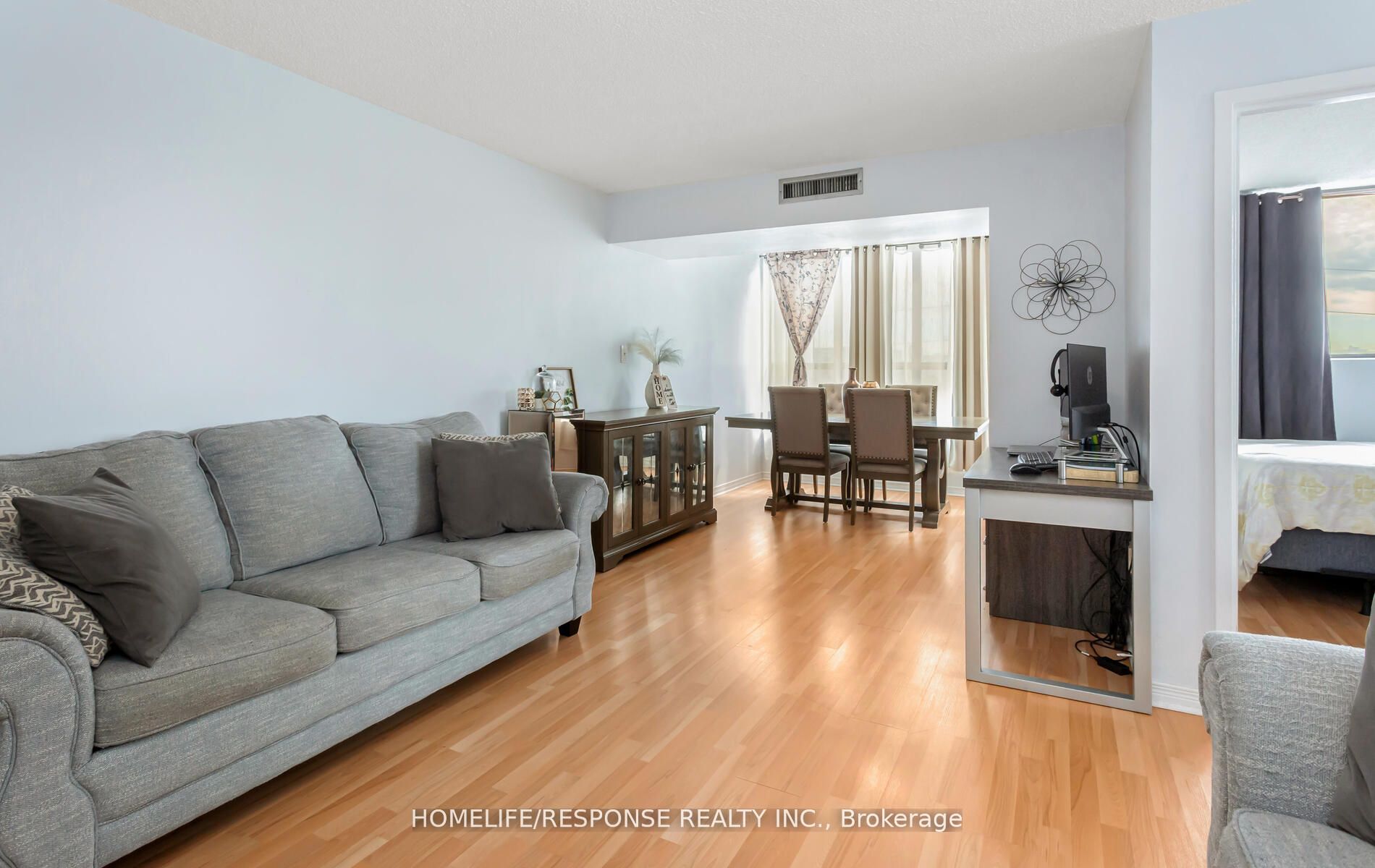 25 AGNES St, #409