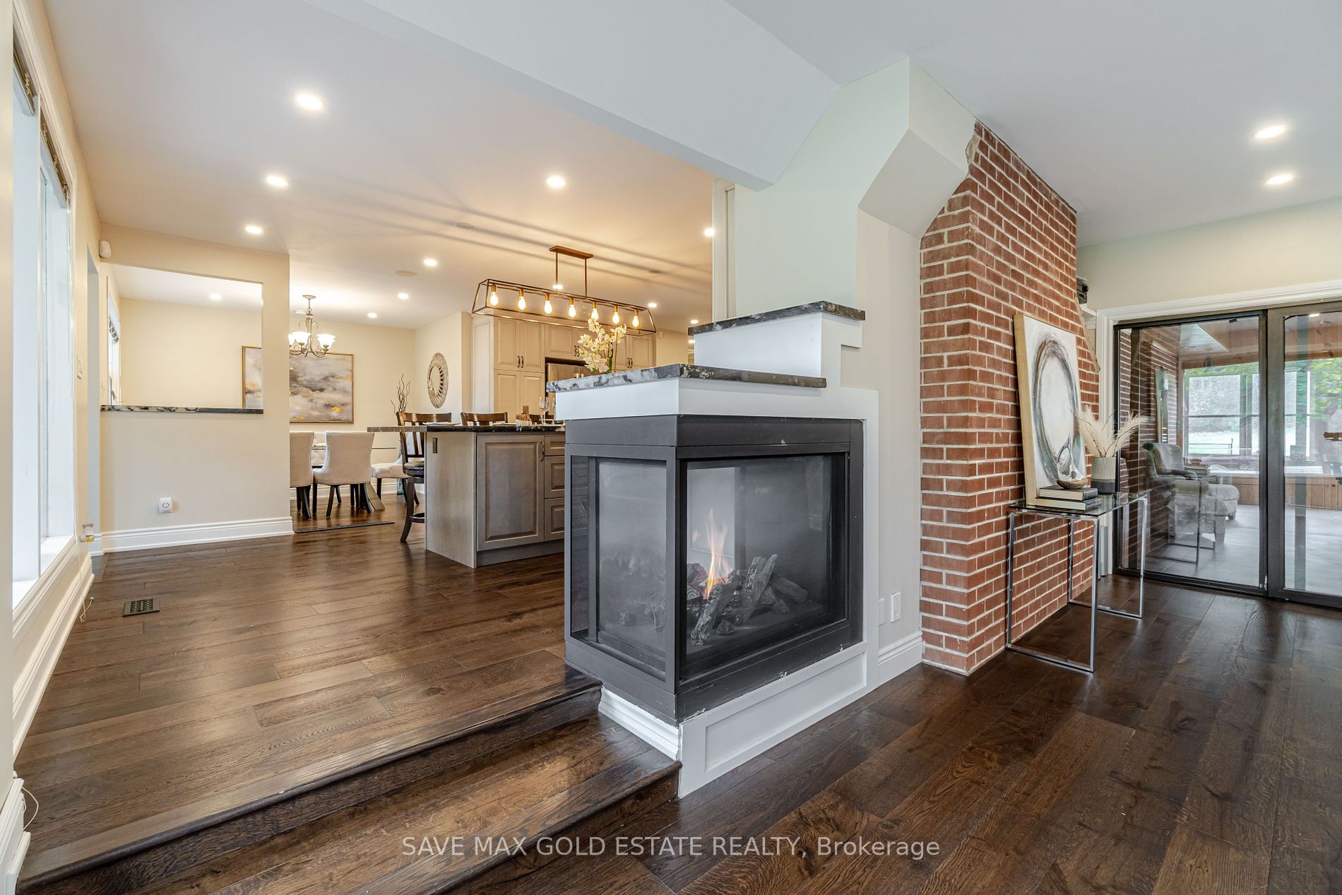 362 King St