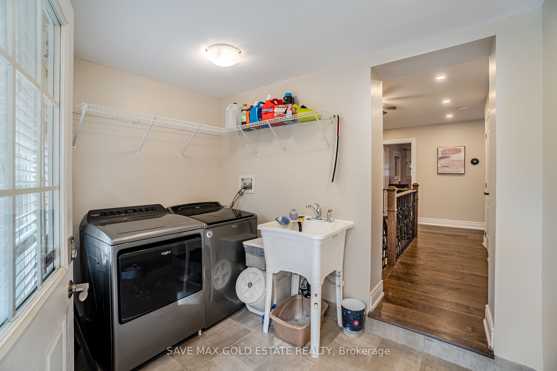 362 King St