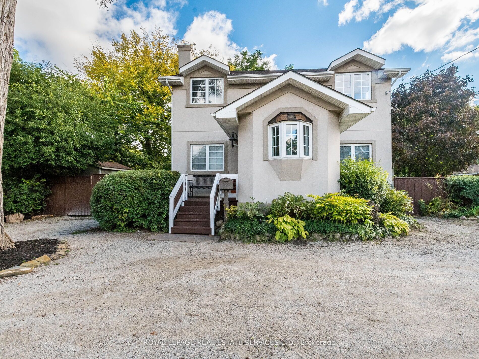 39 Clarence St