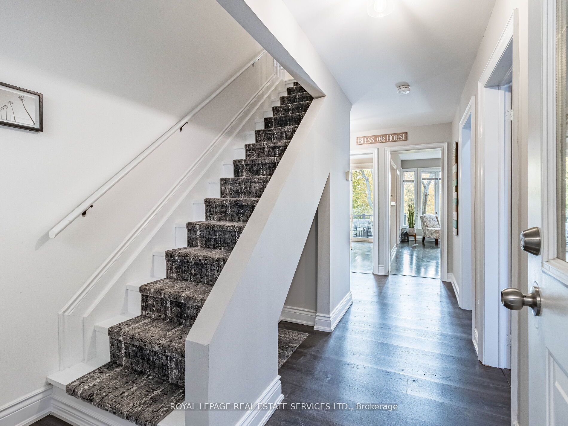 39 Clarence St