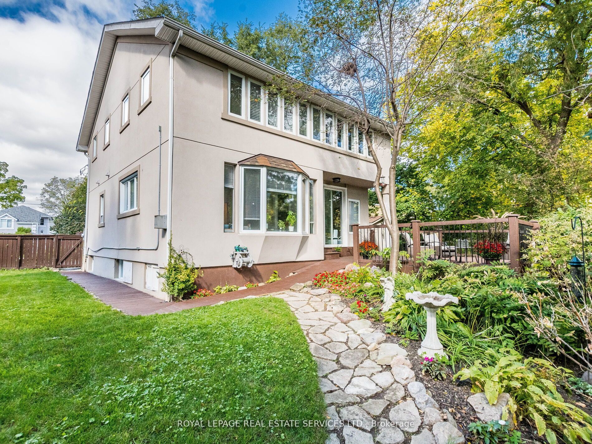 39 Clarence St