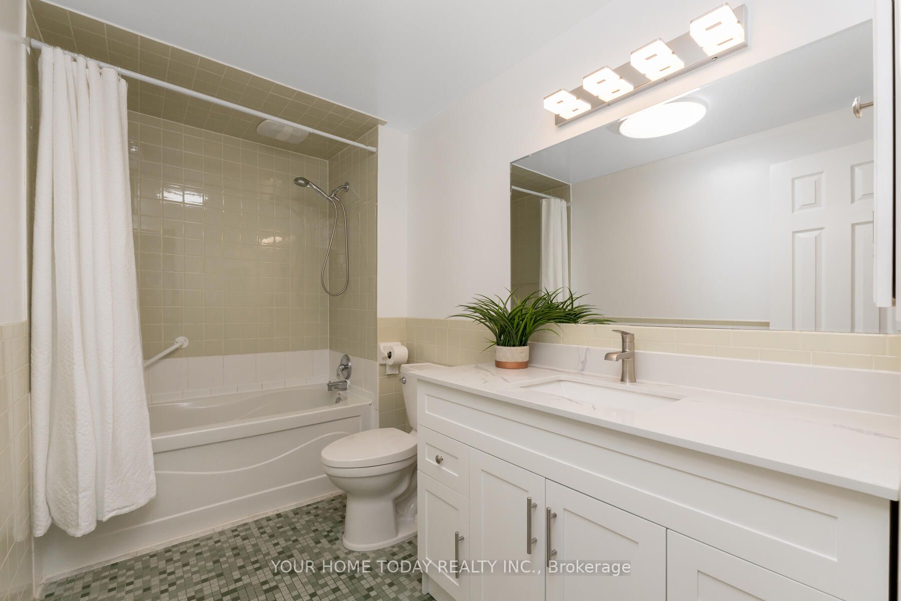 3 Regan Cres