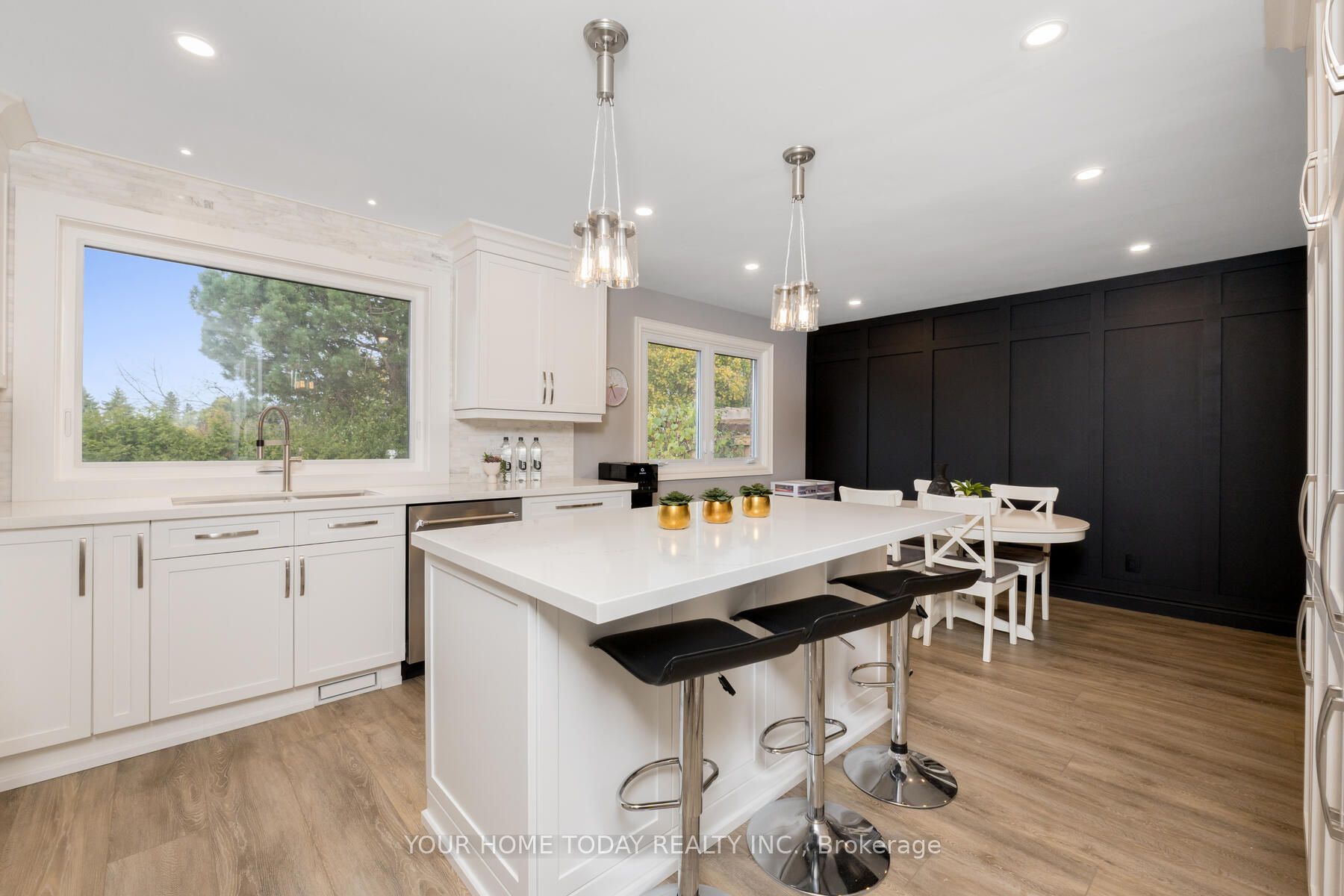 3 Regan Cres
