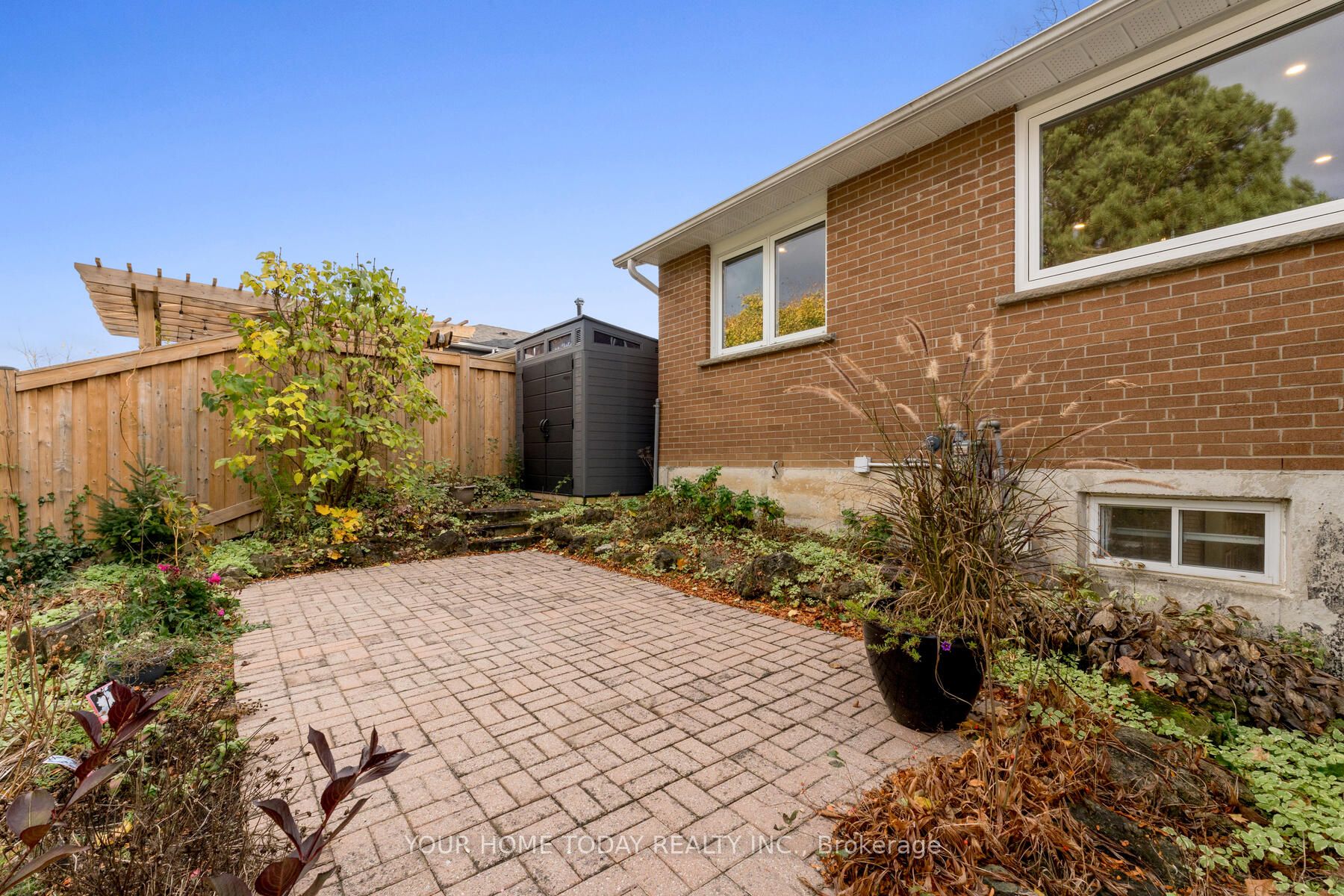 3 Regan Cres