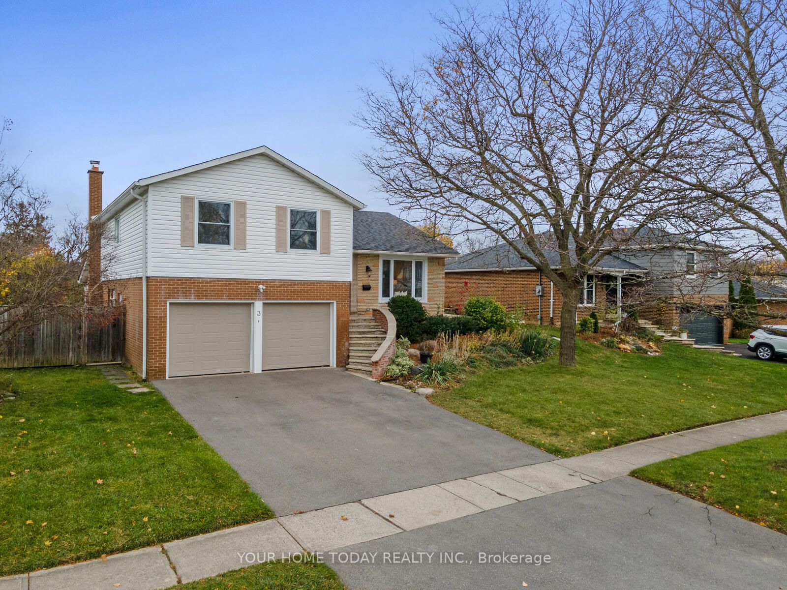 3 Regan Cres