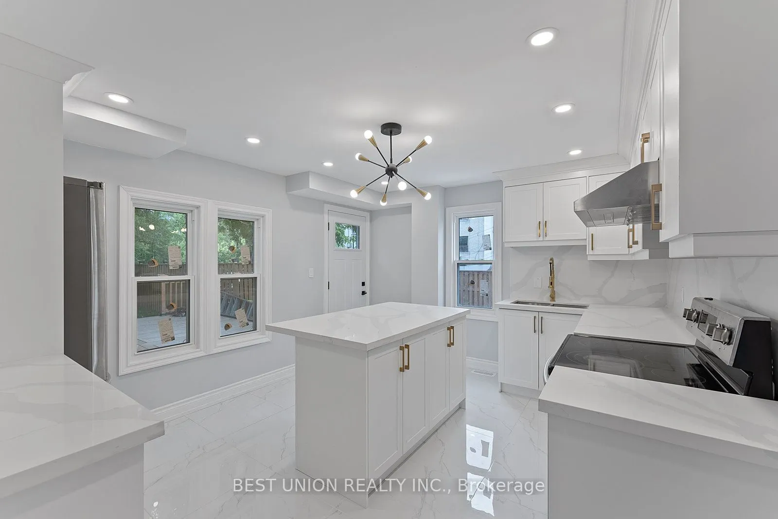 15 Burlington St
