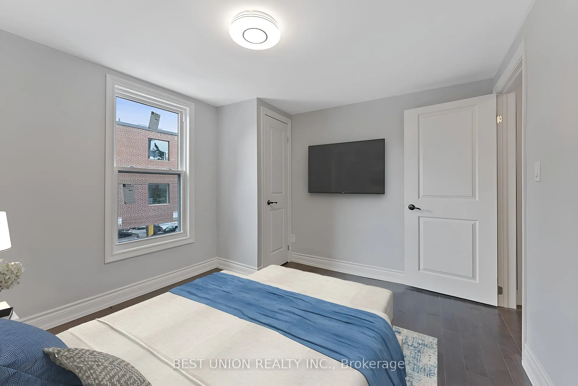 15 Burlington St