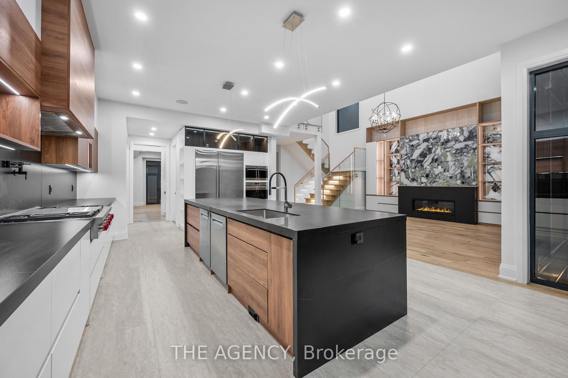 318 Woodale Ave