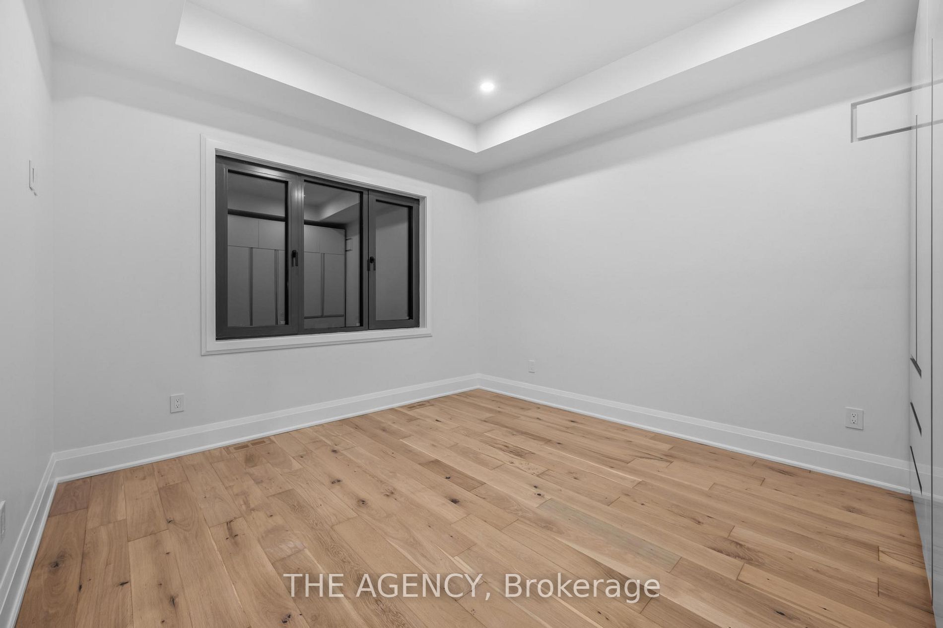 318 Woodale Ave