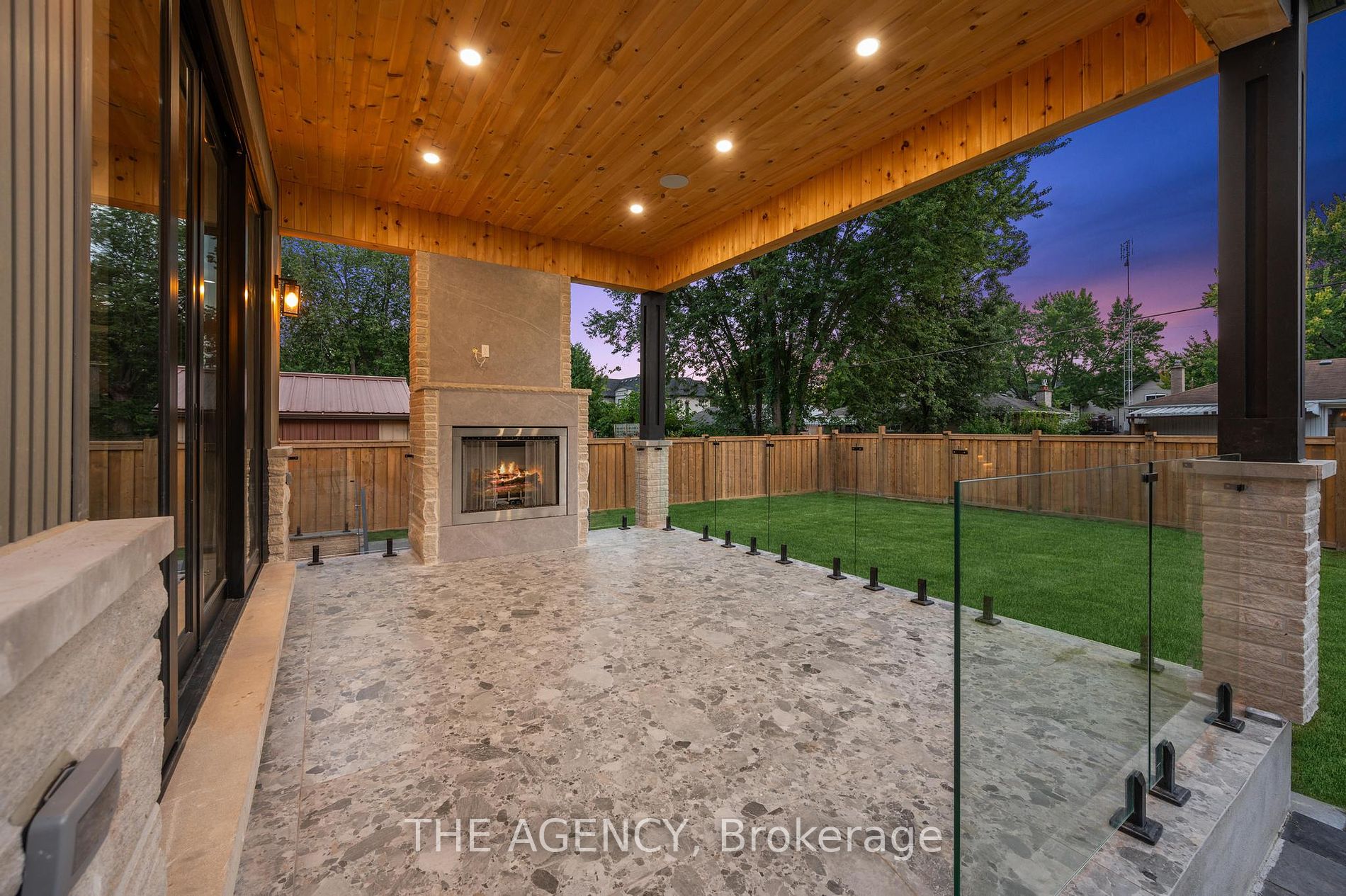 318 Woodale Ave