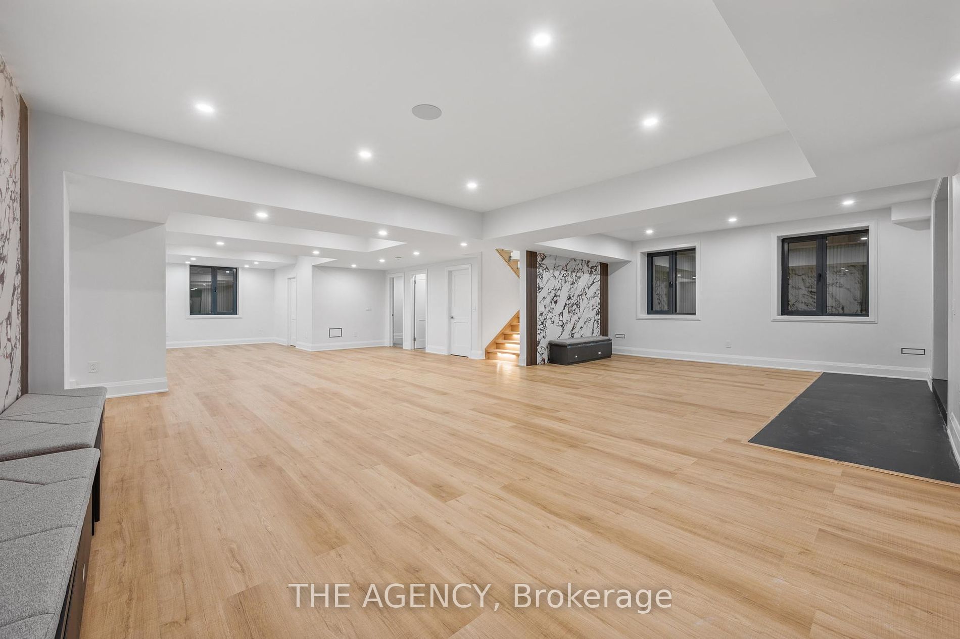 318 Woodale Ave