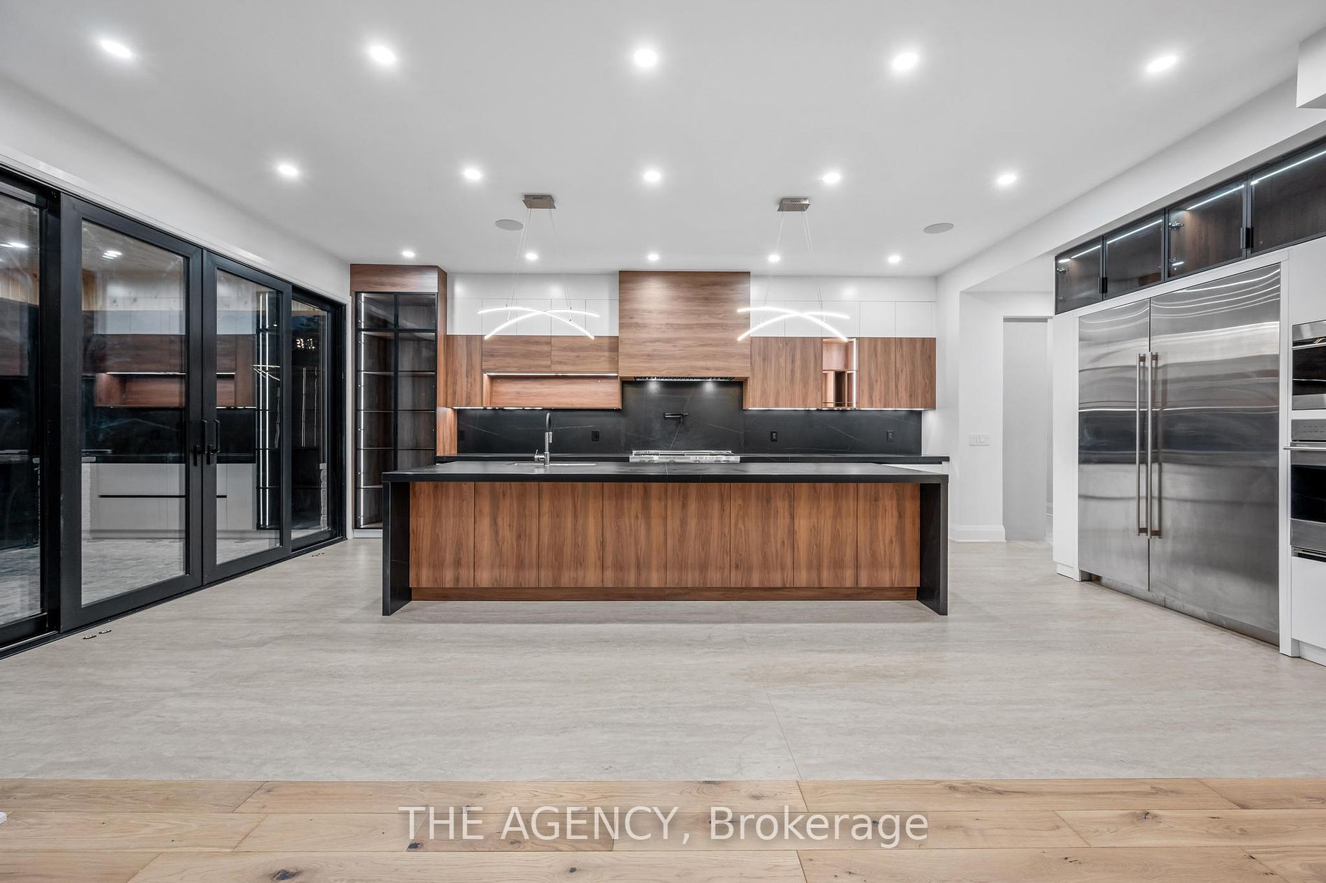 318 Woodale Ave