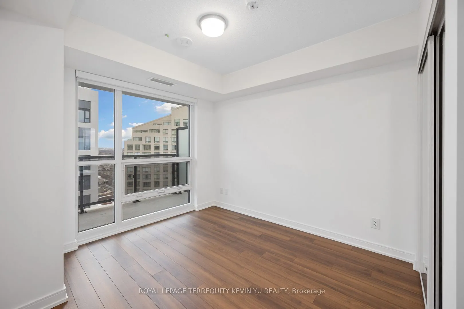 30 Samuel Wood Way, #1907