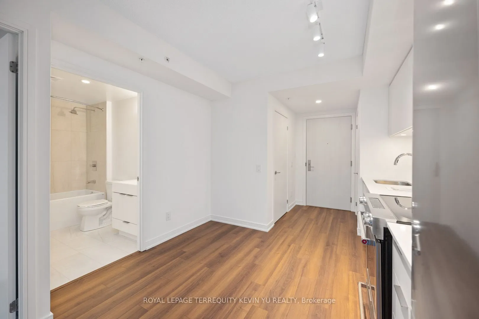 30 Samuel Wood Way, #1907