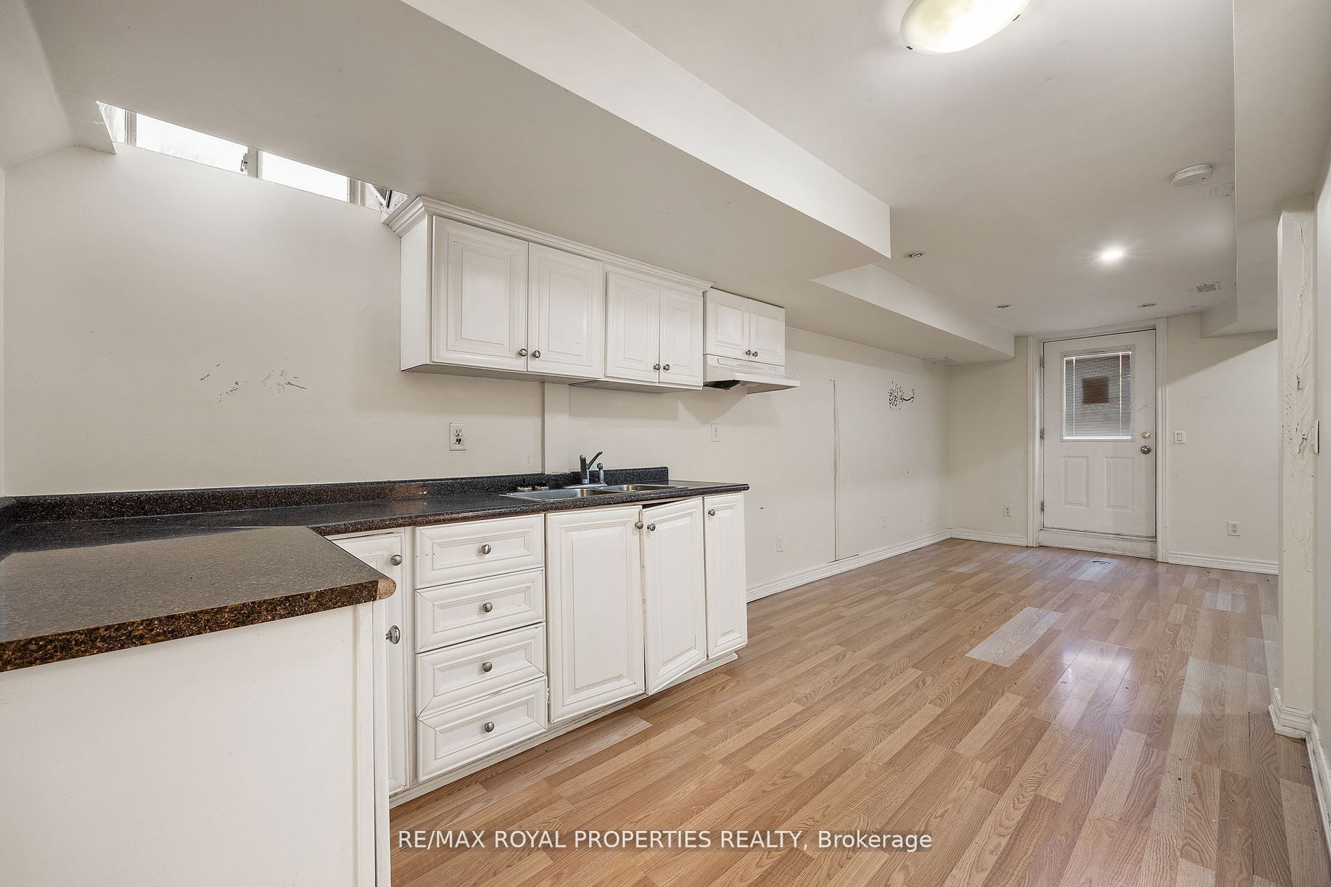7173 Village Walk