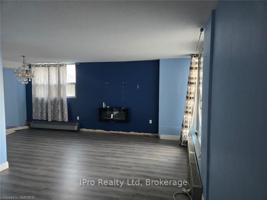 2345 CONFEDERATION Pkwy, #204