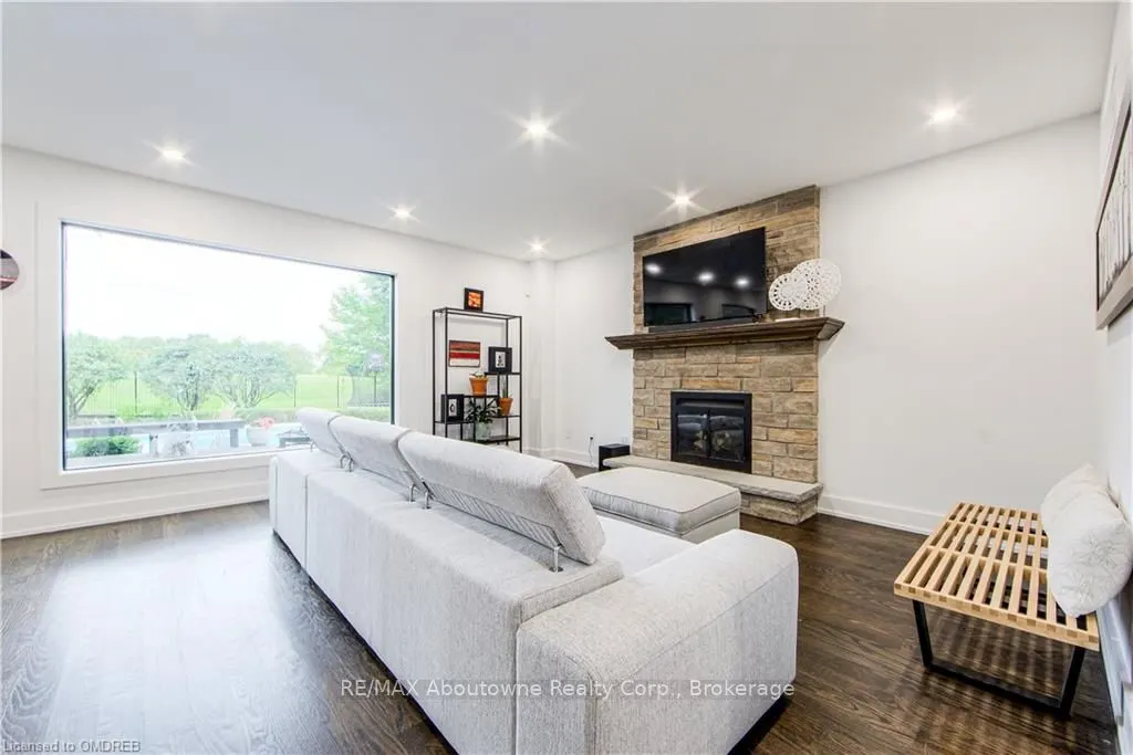 1319 GREENEAGLE Dr