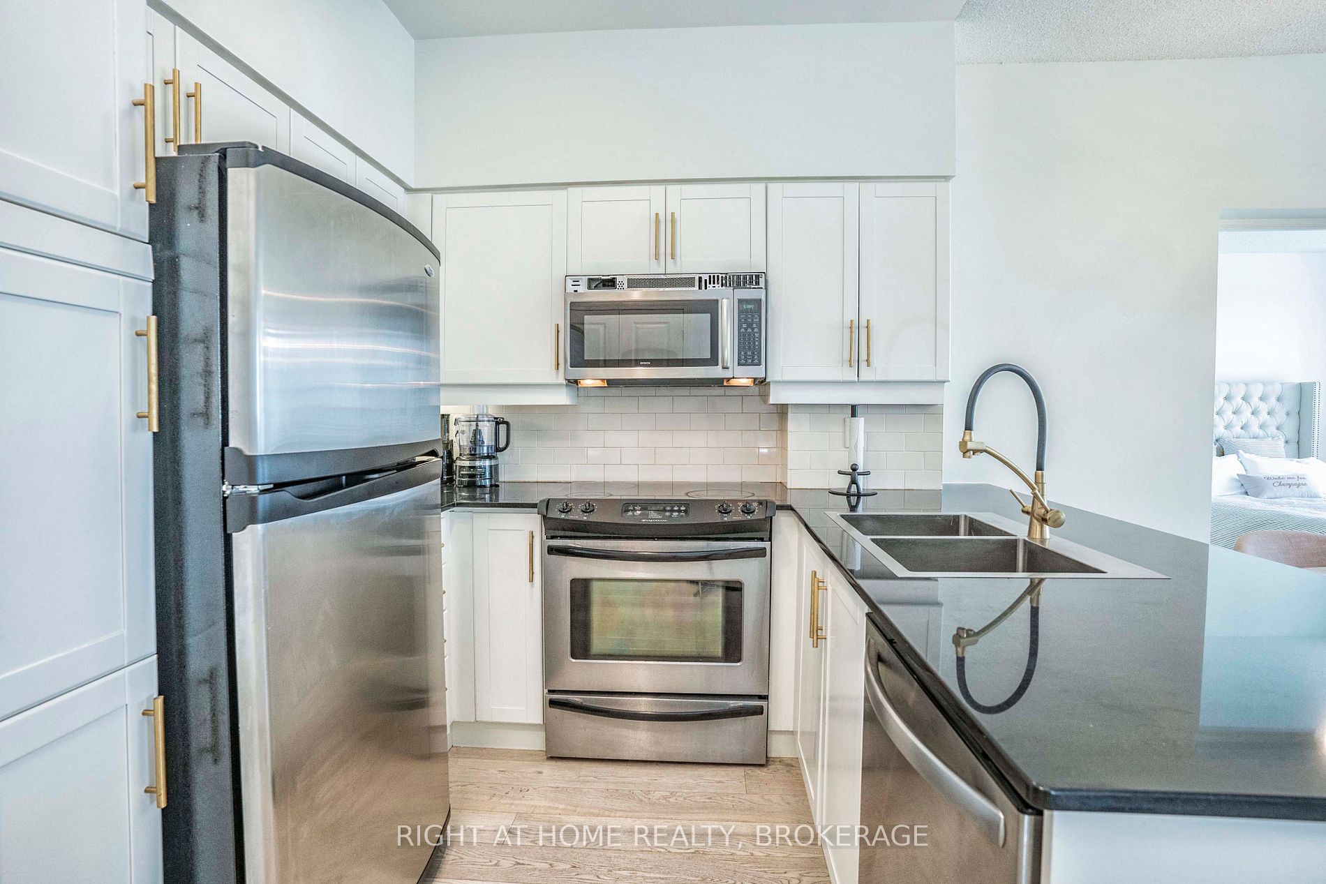 15 Windermere Ave, #2301