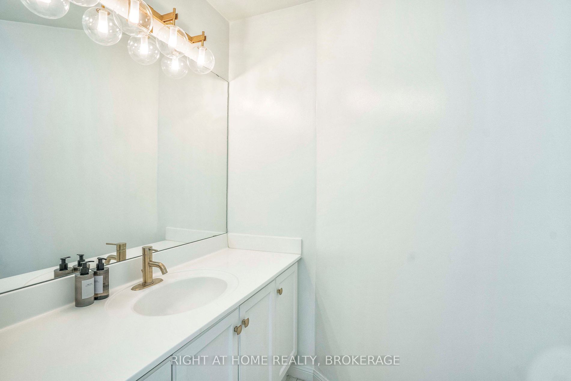 15 Windermere Ave, #2301