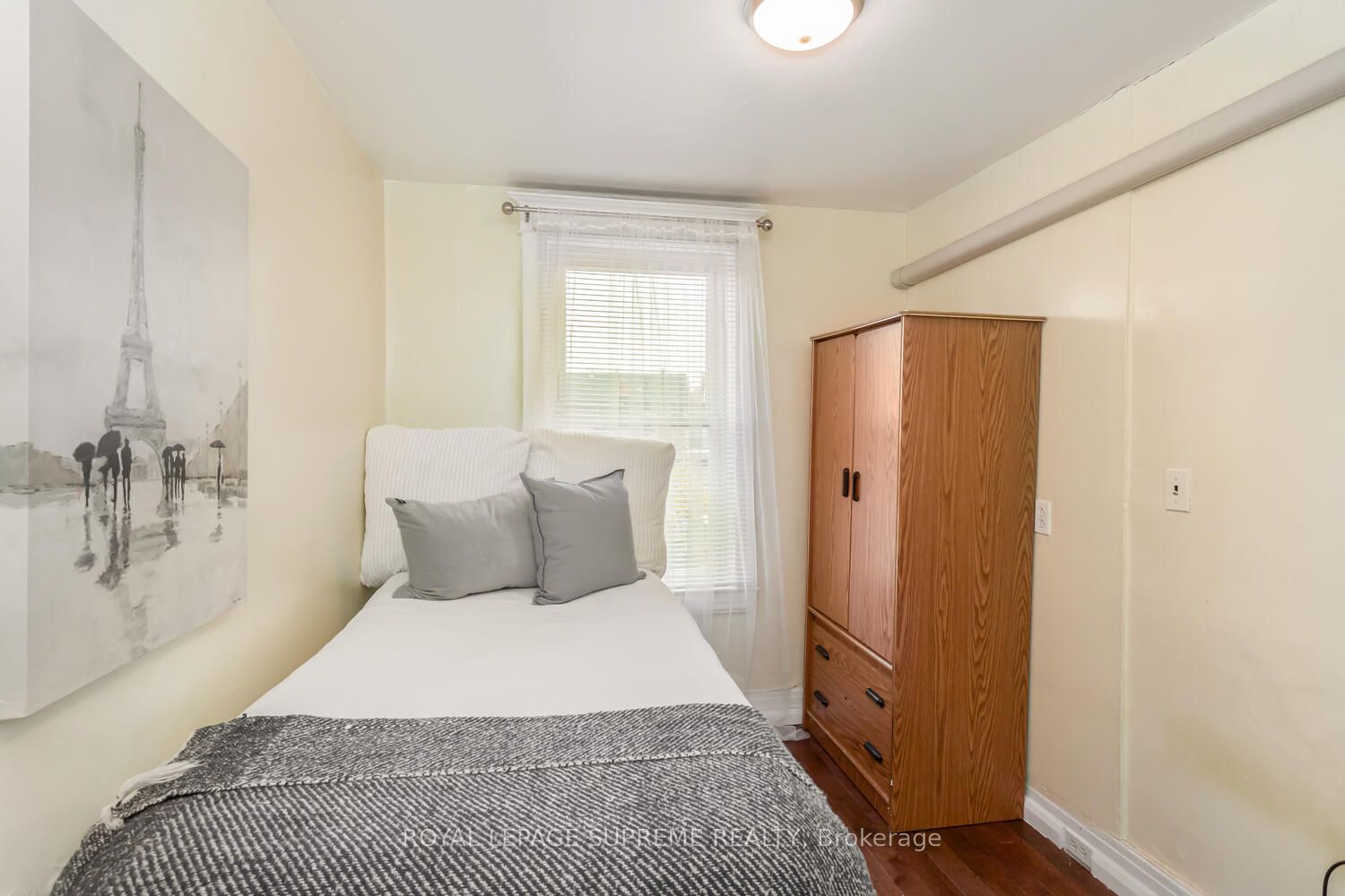 8 Blakley Ave