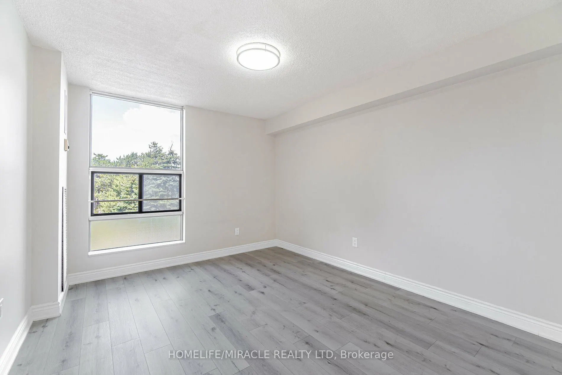 25 KENSINGTON Rd, #410
