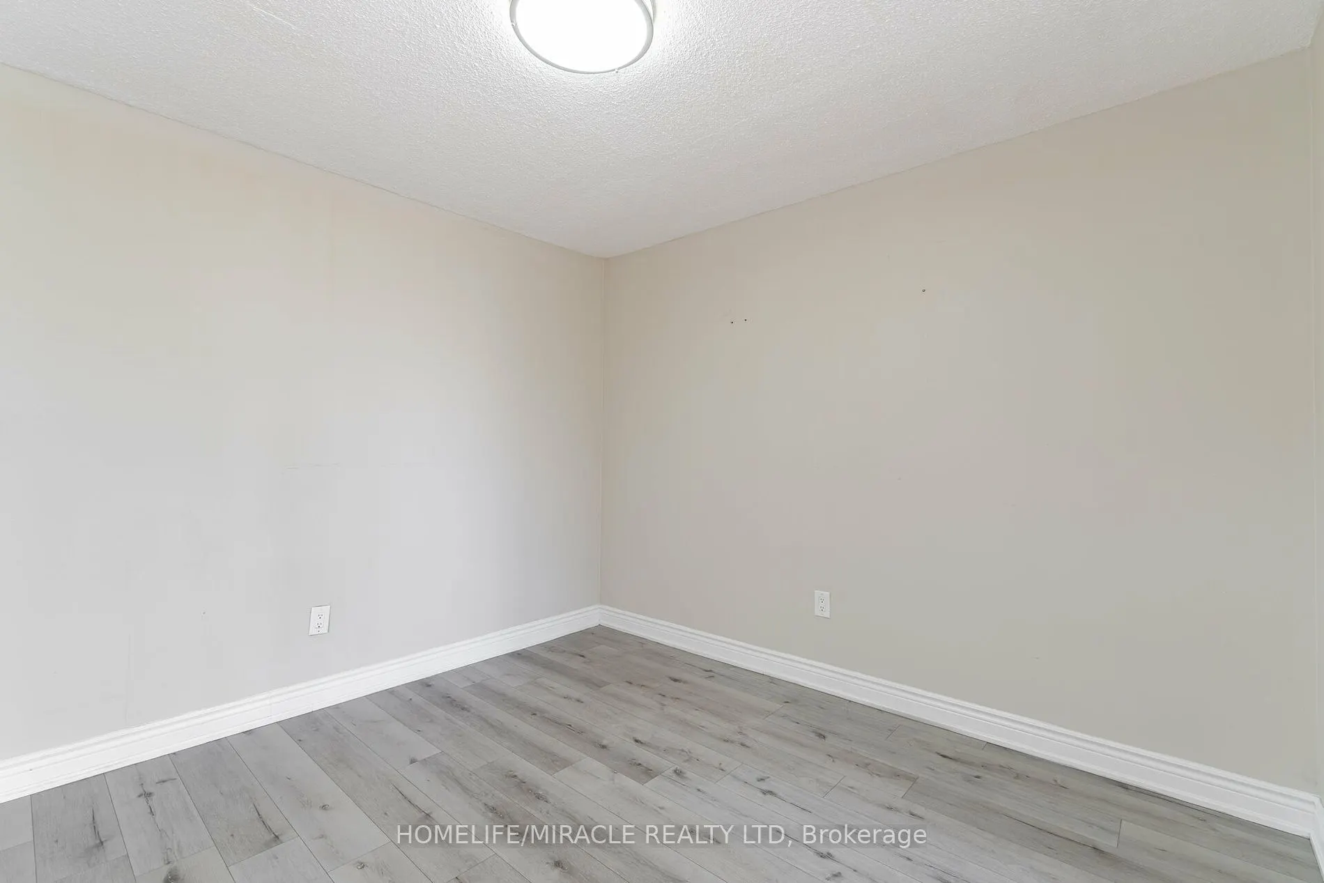 25 KENSINGTON Rd, #410
