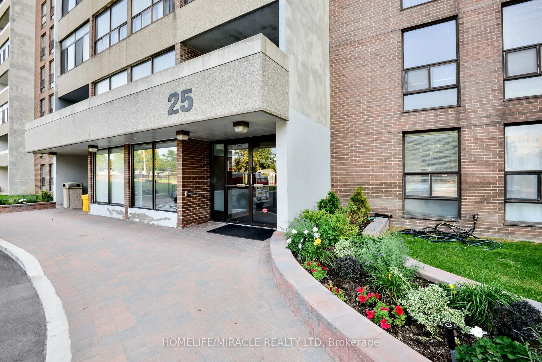 25 KENSINGTON Rd, #410