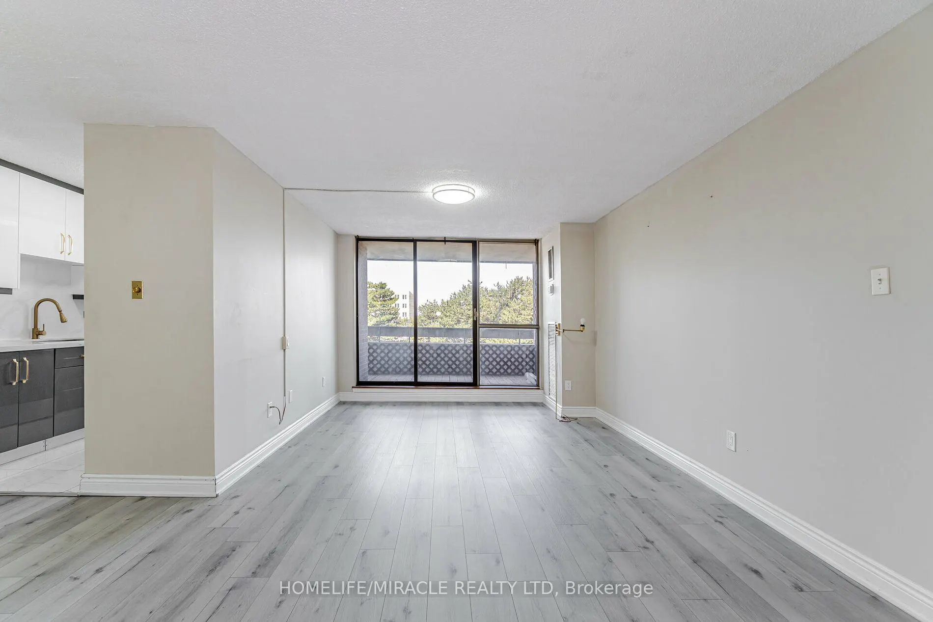 25 KENSINGTON Rd, #410