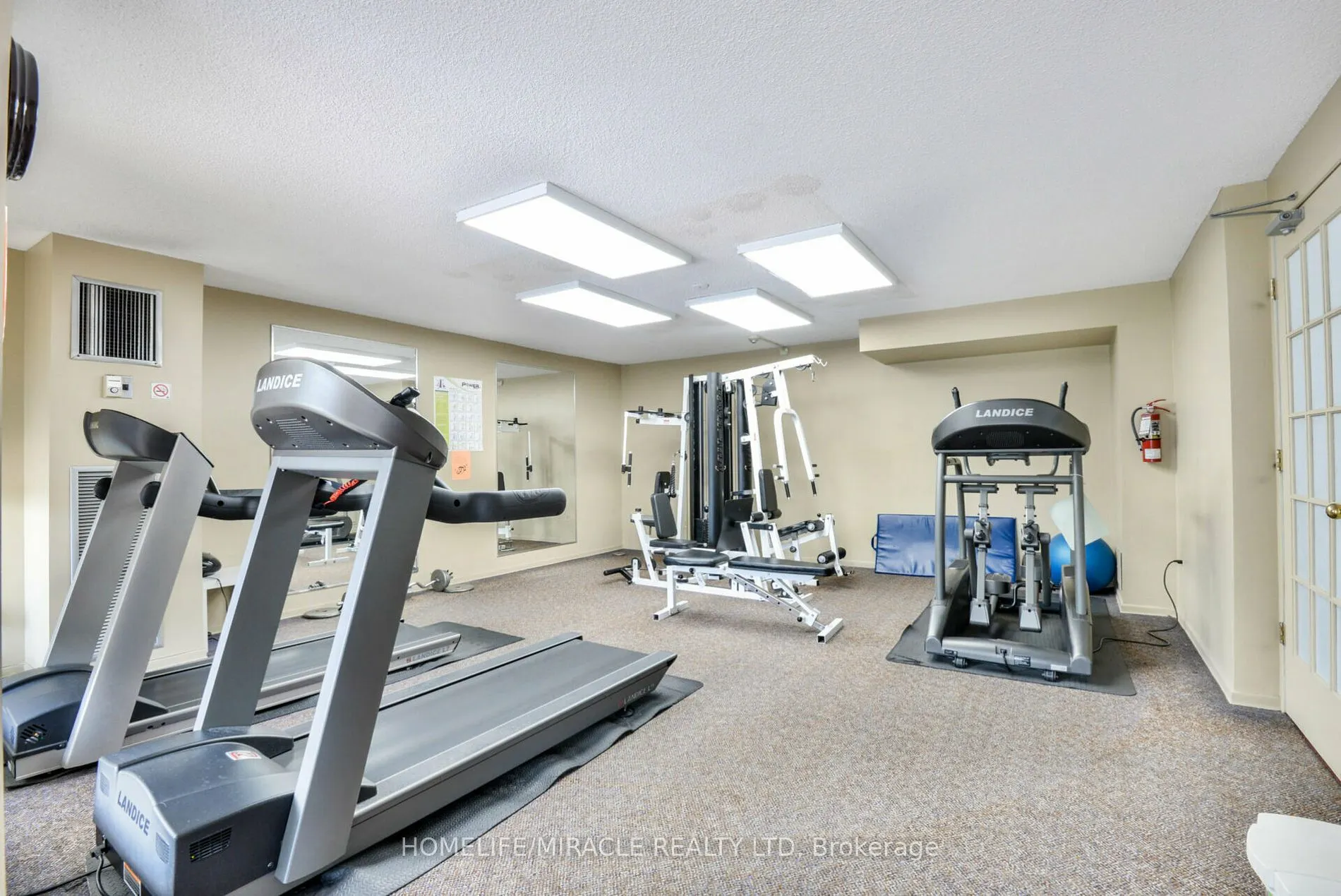 25 KENSINGTON Rd, #410