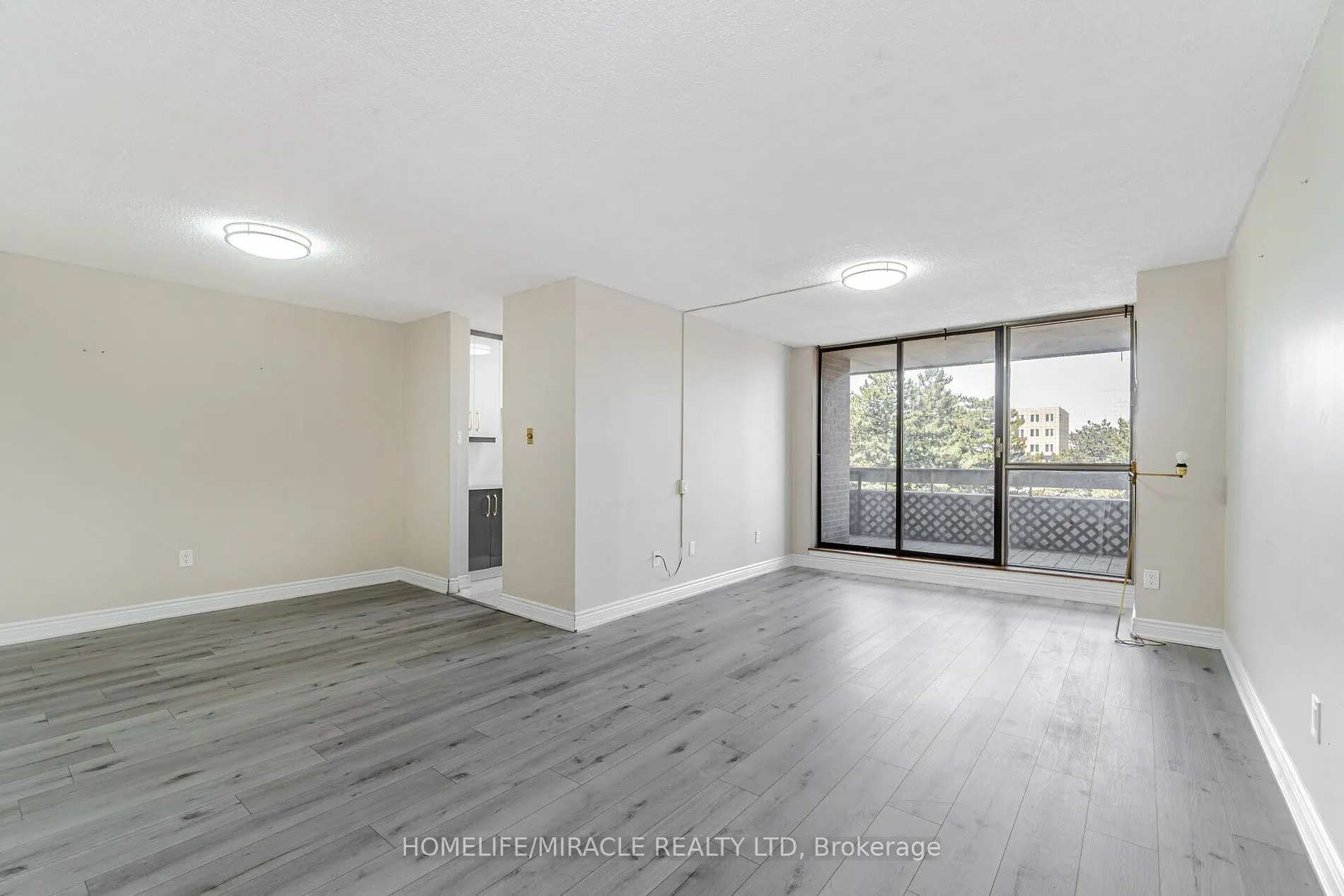 25 KENSINGTON Rd, #410