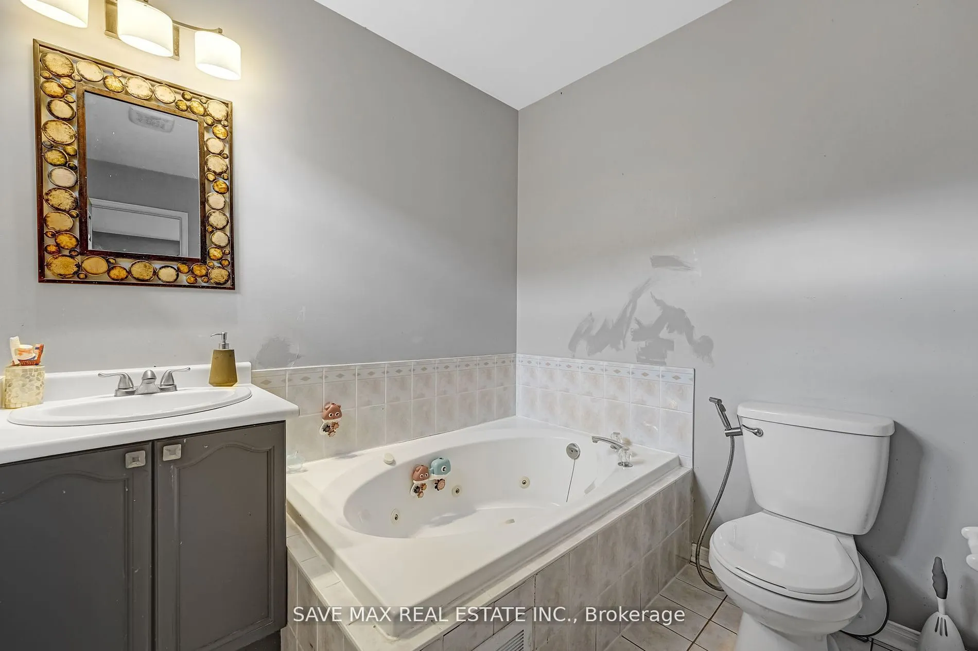 53 Smith Dr