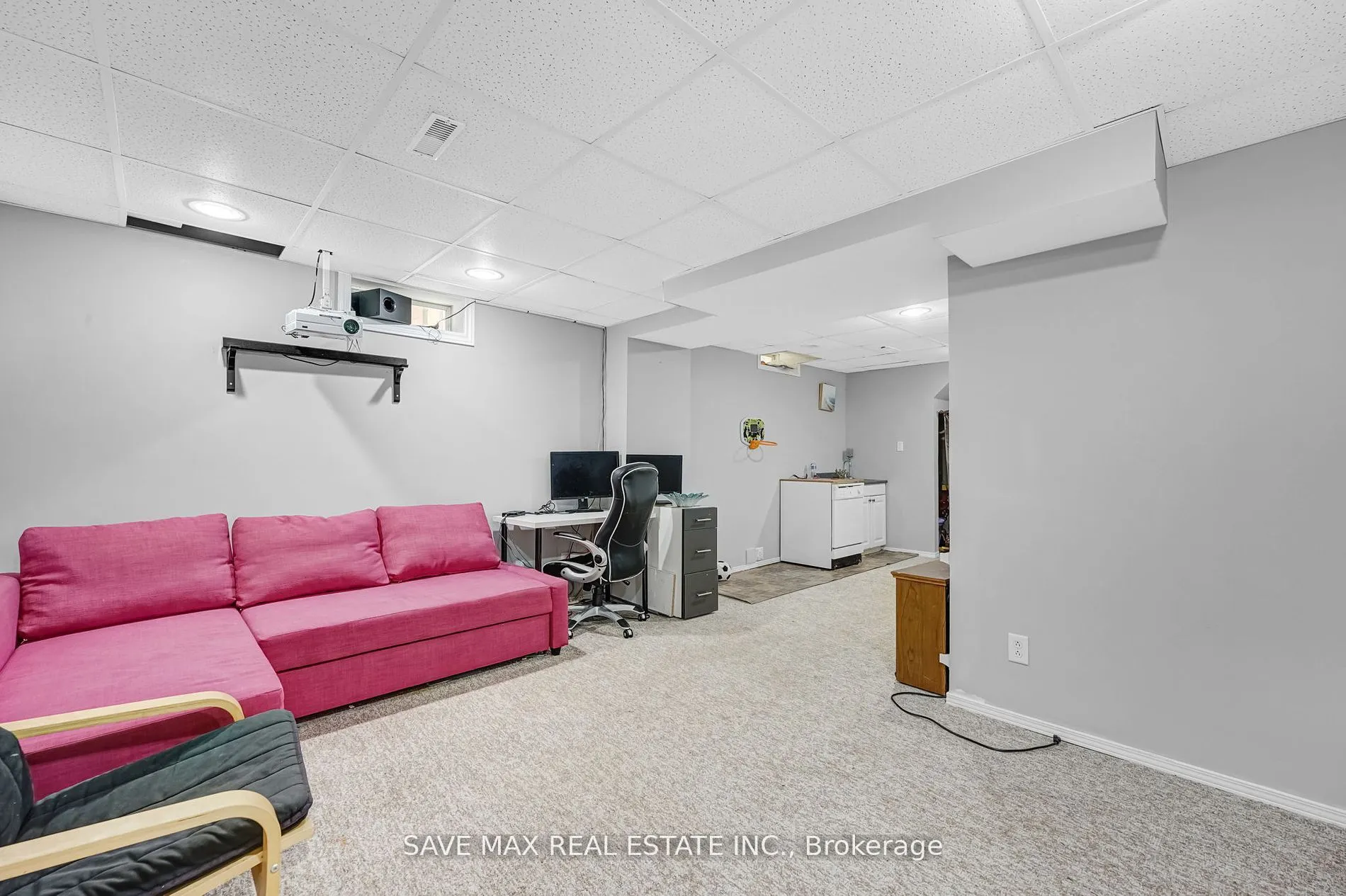53 Smith Dr