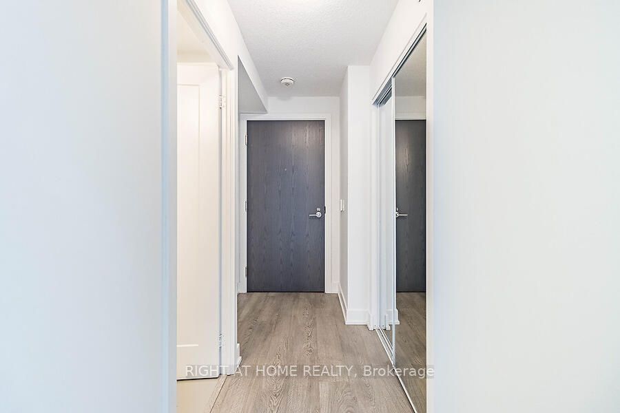 7 Mabelle Ave, #508