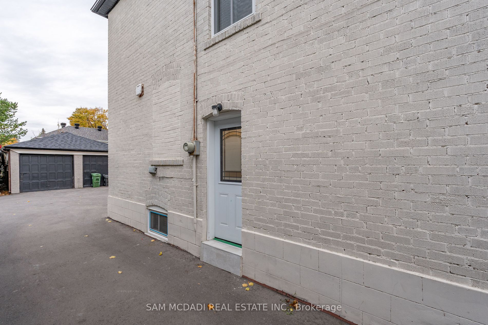 90A Bicknell Ave