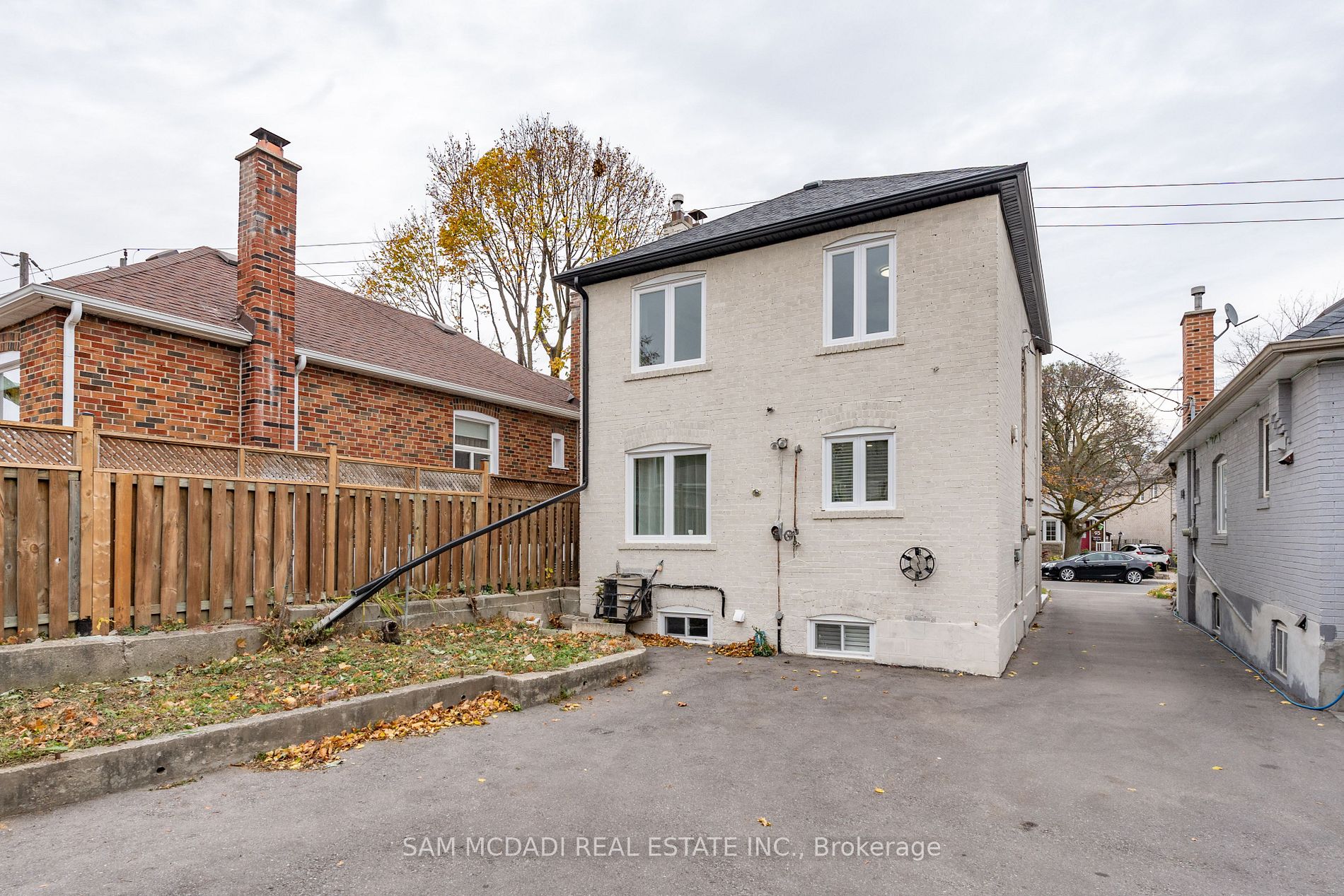 90A Bicknell Ave